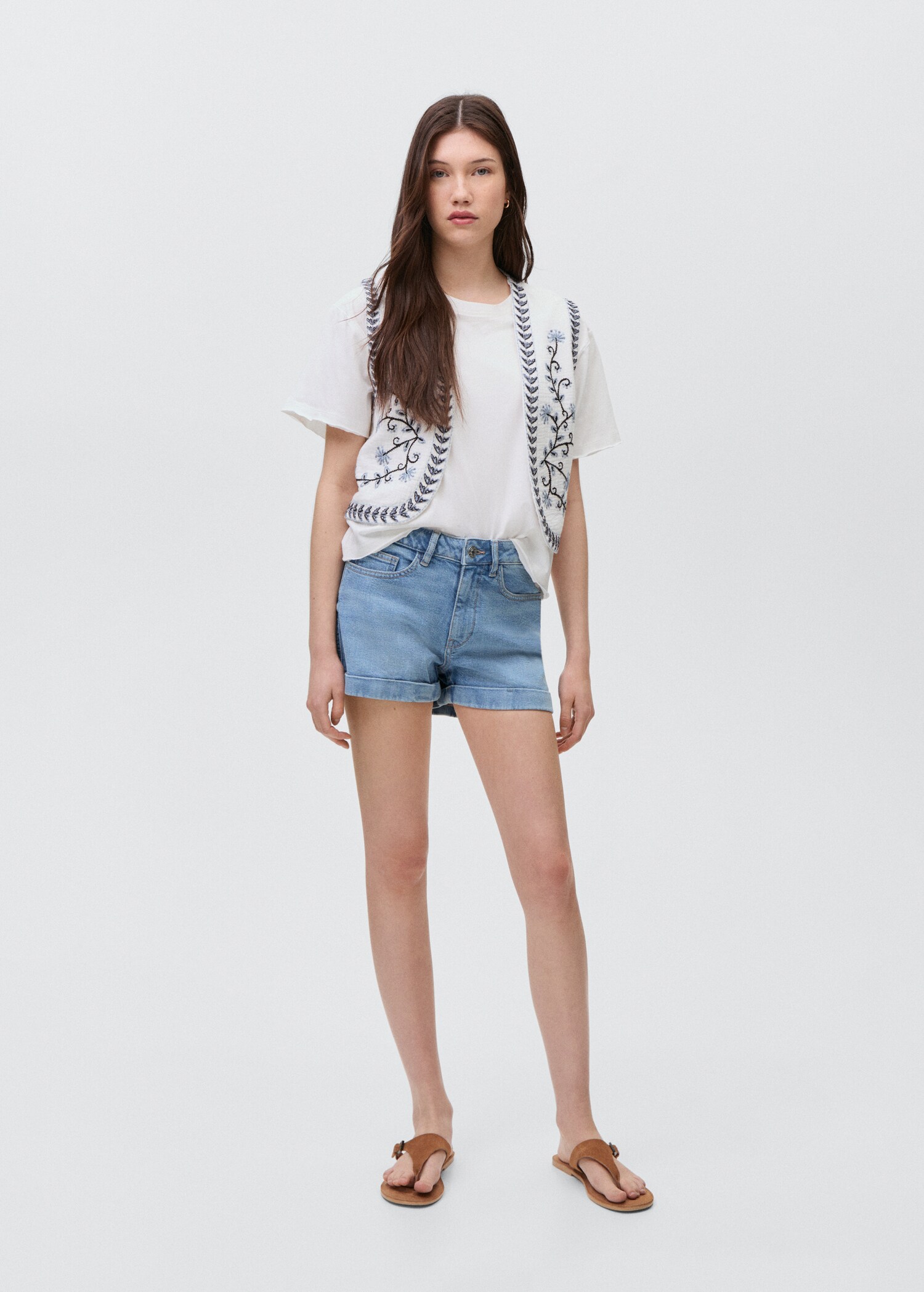 Denim shorts with turned-up hem - General plane