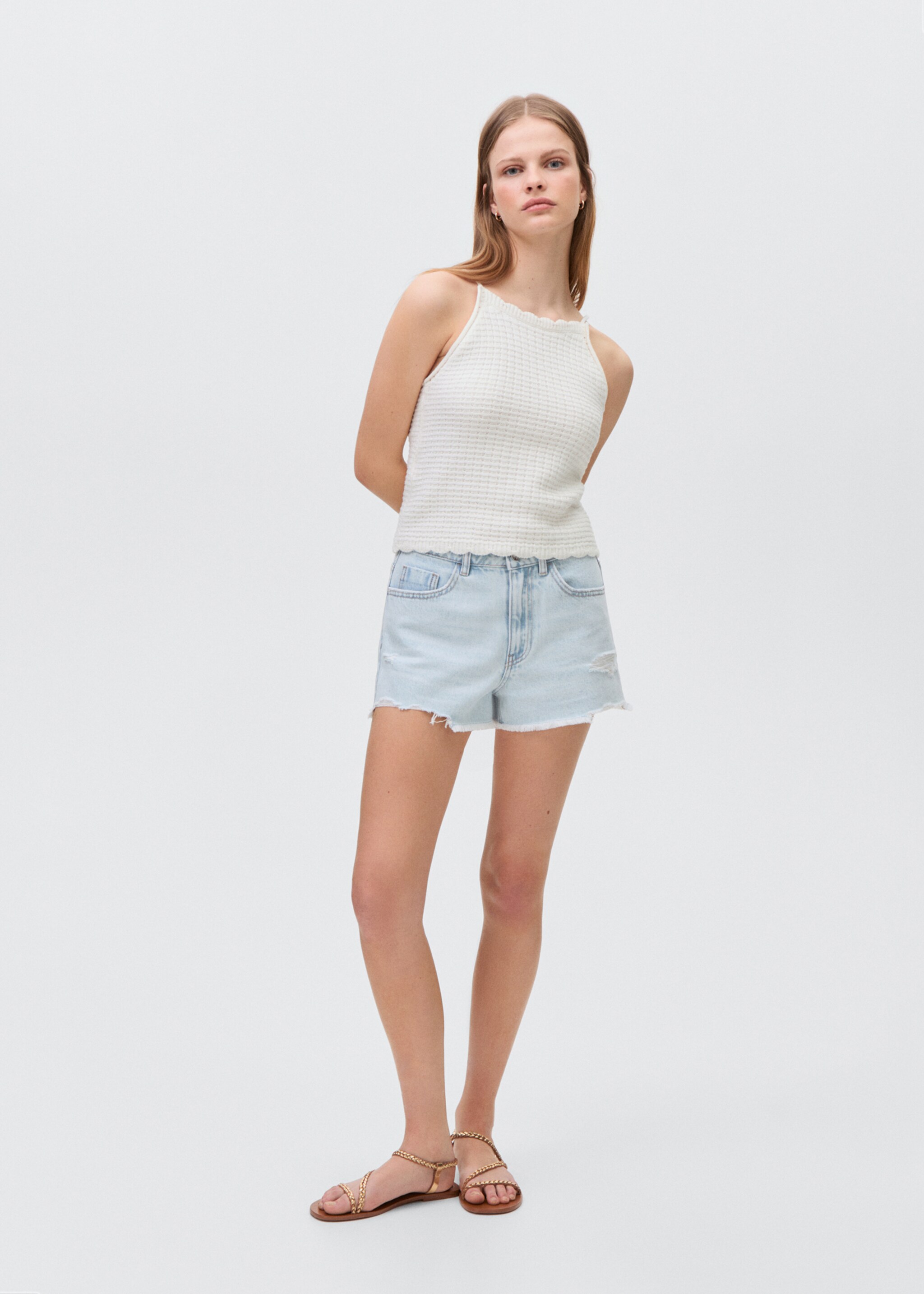 Broken denim shorts - General plane