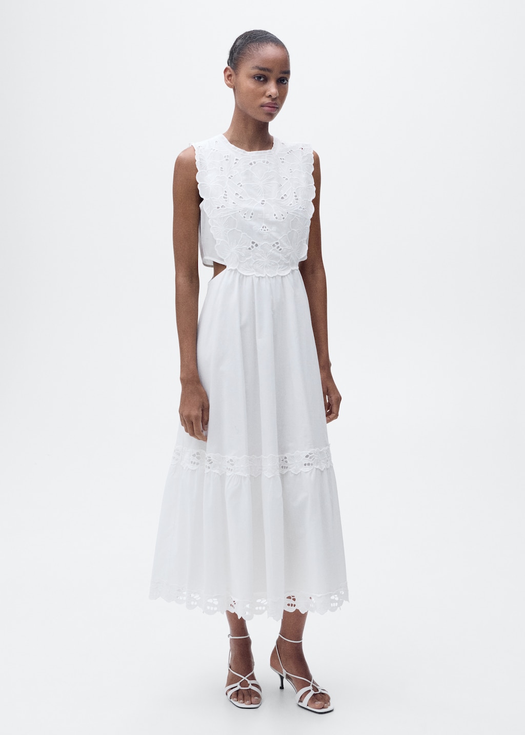 Embroidered dress with side slits