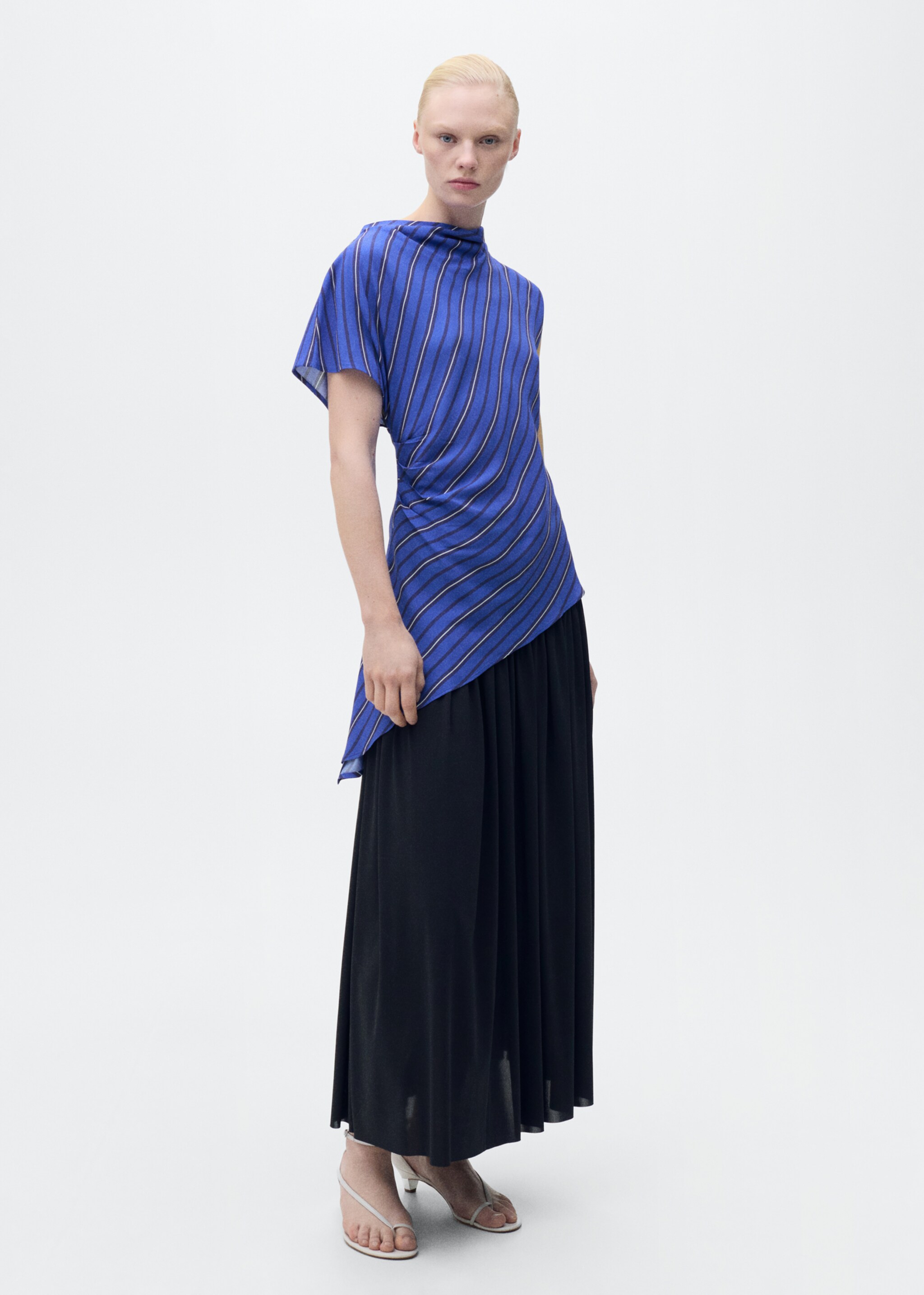 Asymmetrical striped blouse - General plane