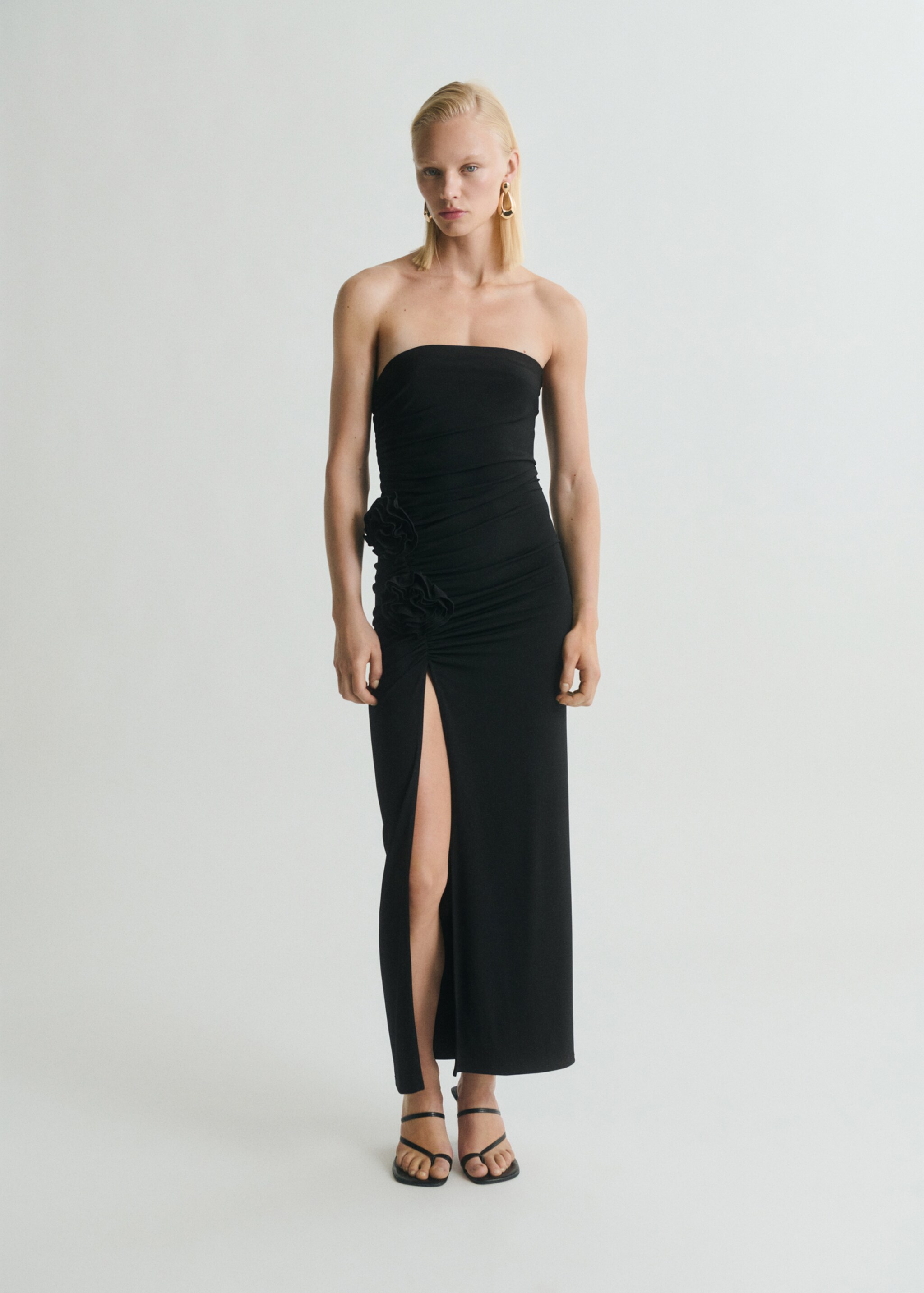 Strapless dress with flower detail - General plane