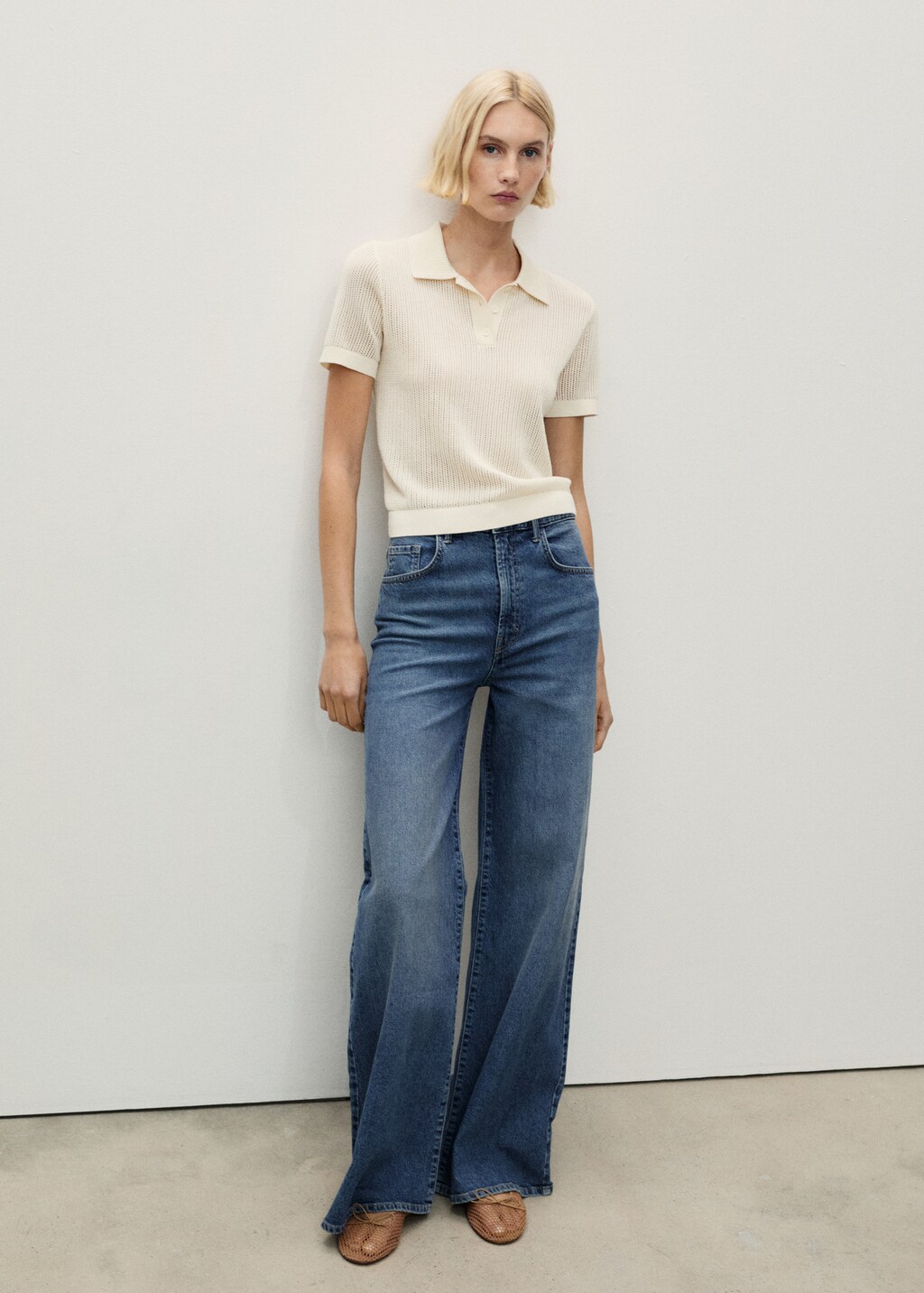 High-waisted wide-leg jeans