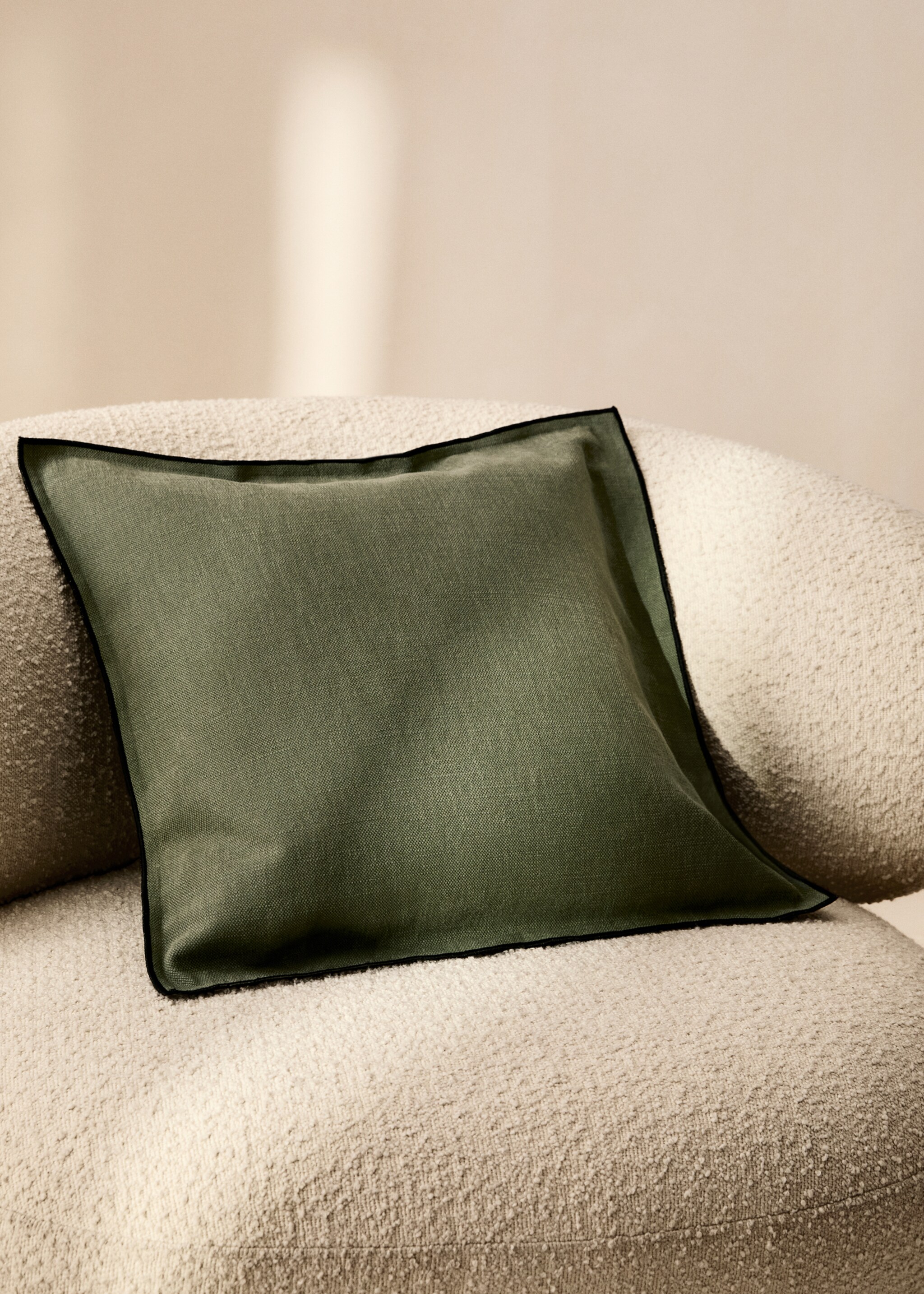 Cotton-linen cushion cover with overlock 50x50 cm - General plane