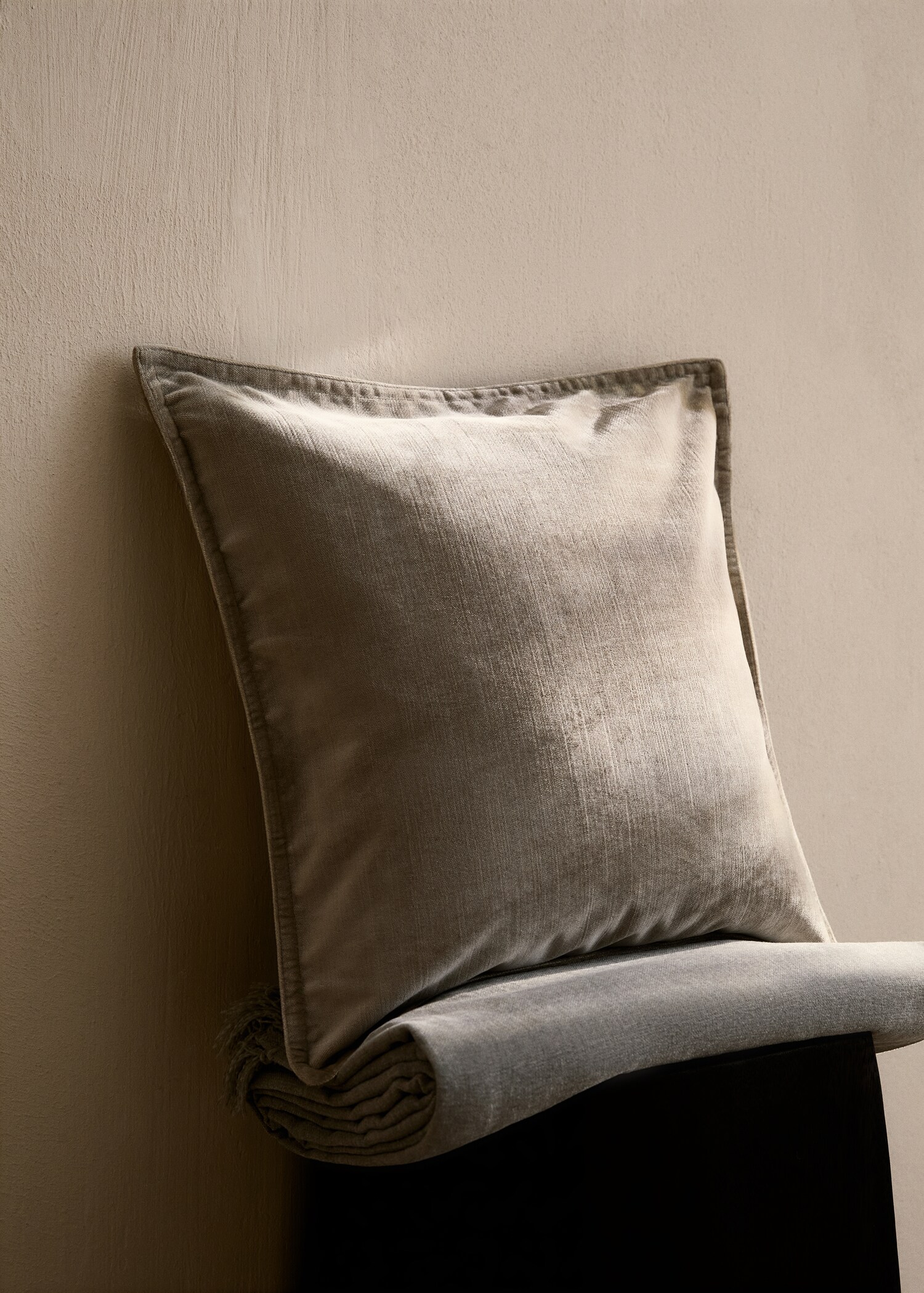 Cushion case primula - Обща равнина
