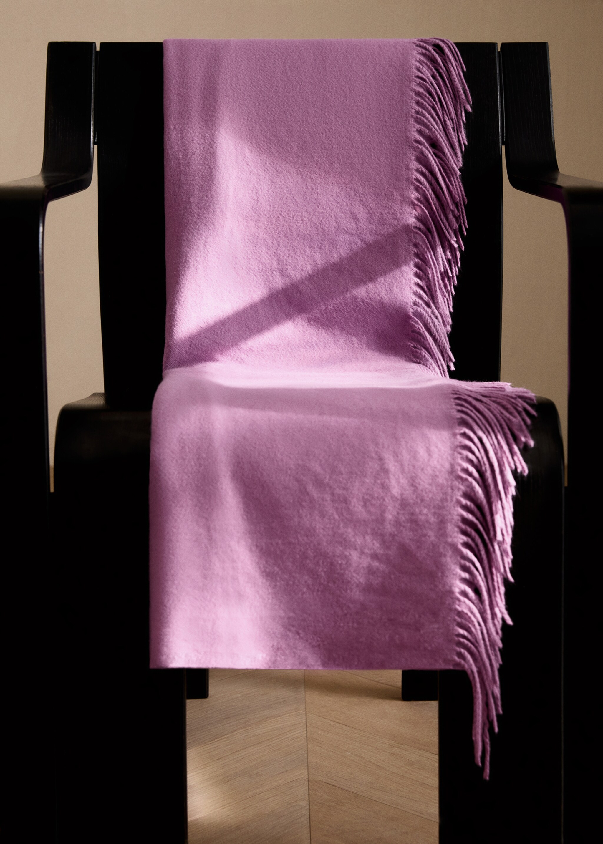 Blanket with fringe detail - General plane