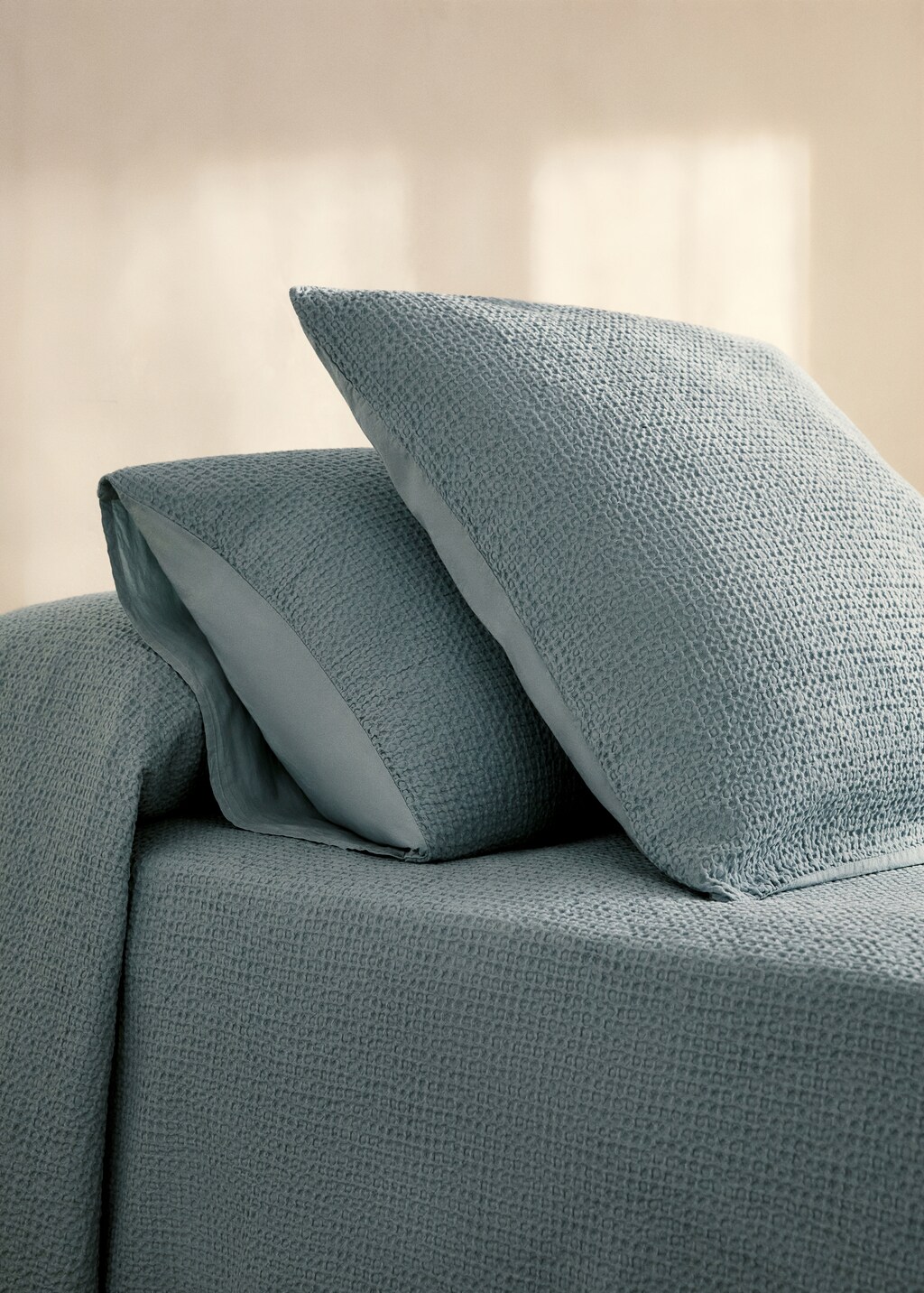 Two cotton waffle percale pillowcases 60x60 cm