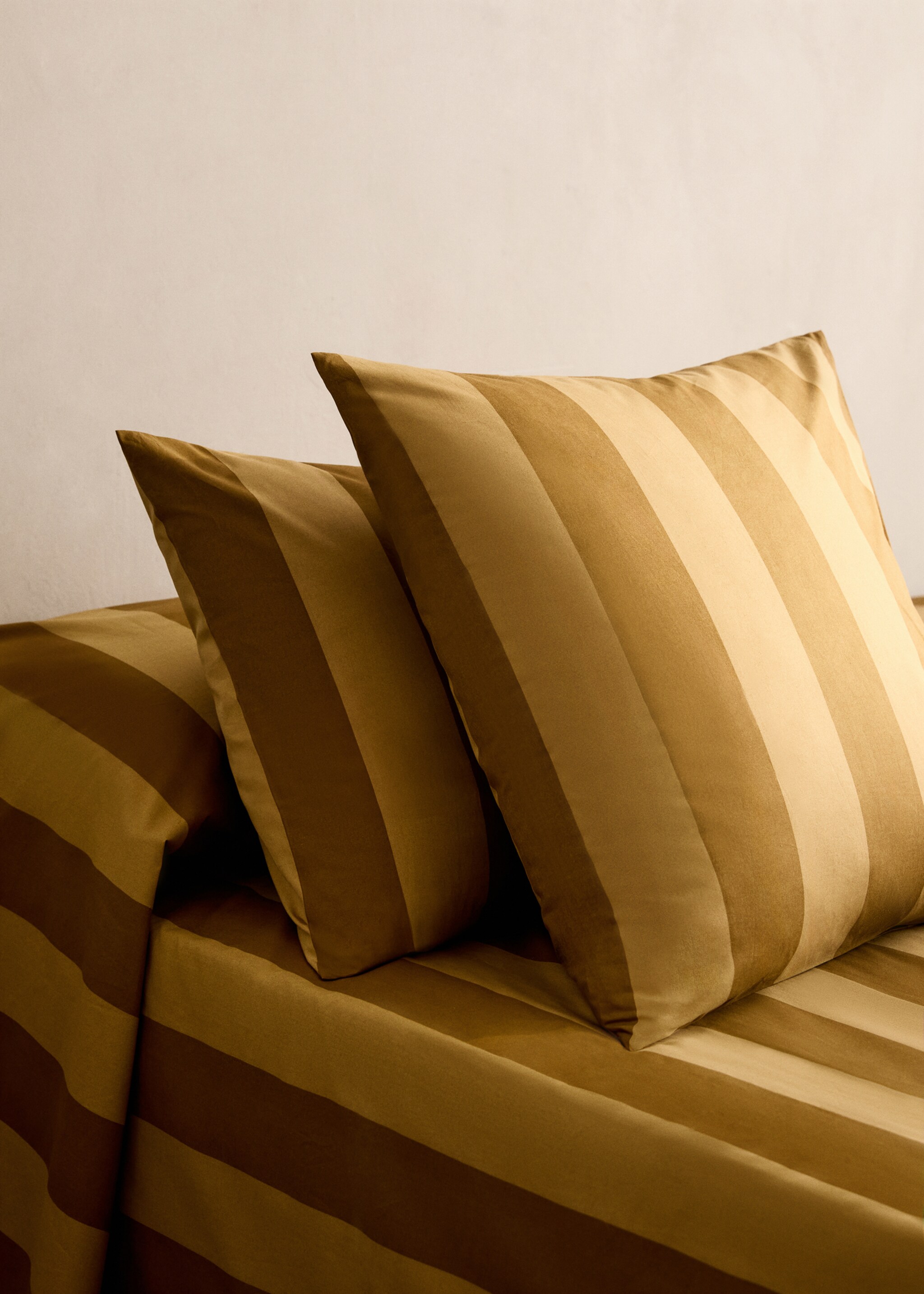Deux taies d’oreiller percale de coton rayures 60x60 cm - Plan général