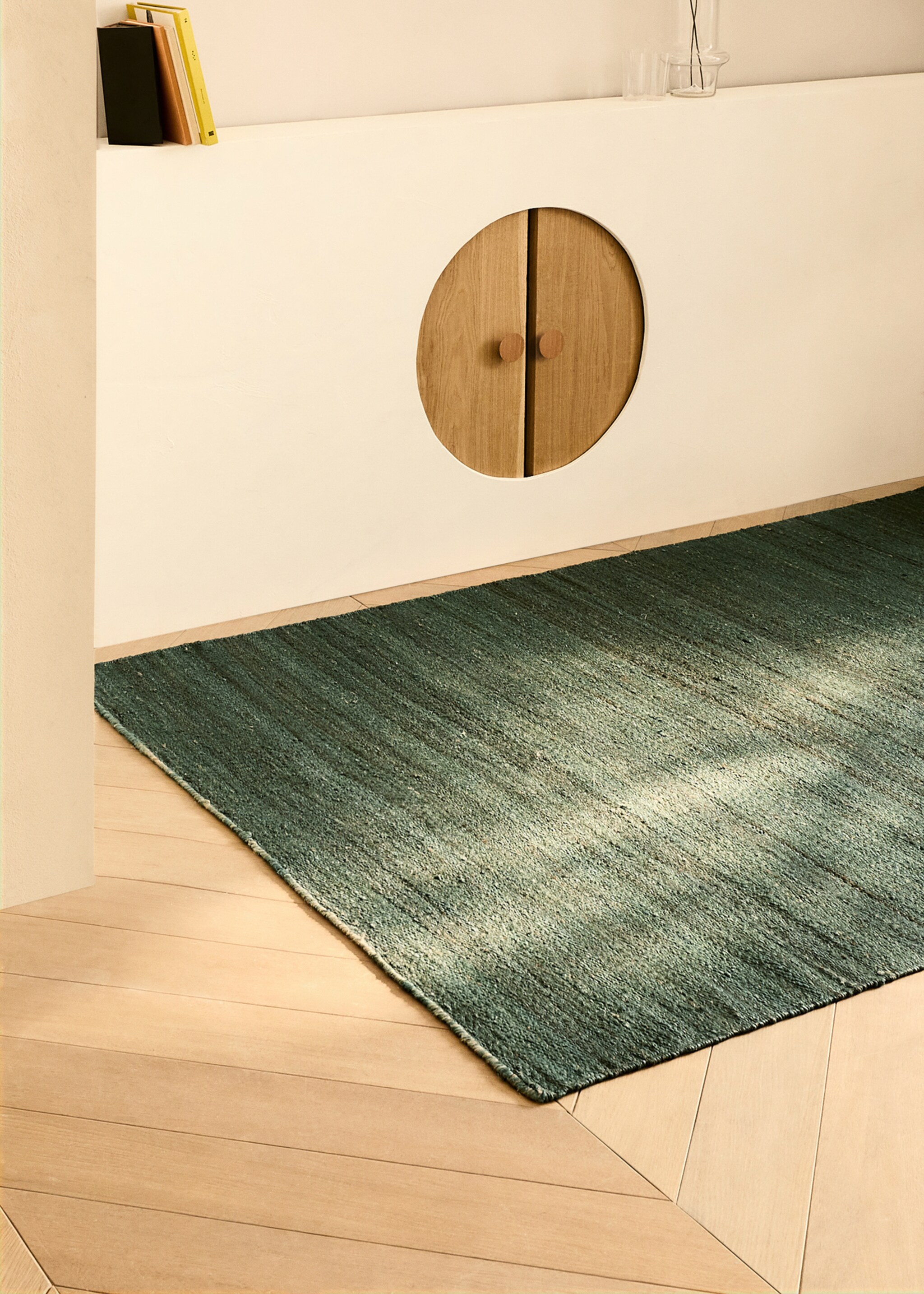 Overdyed braided rug - General plane