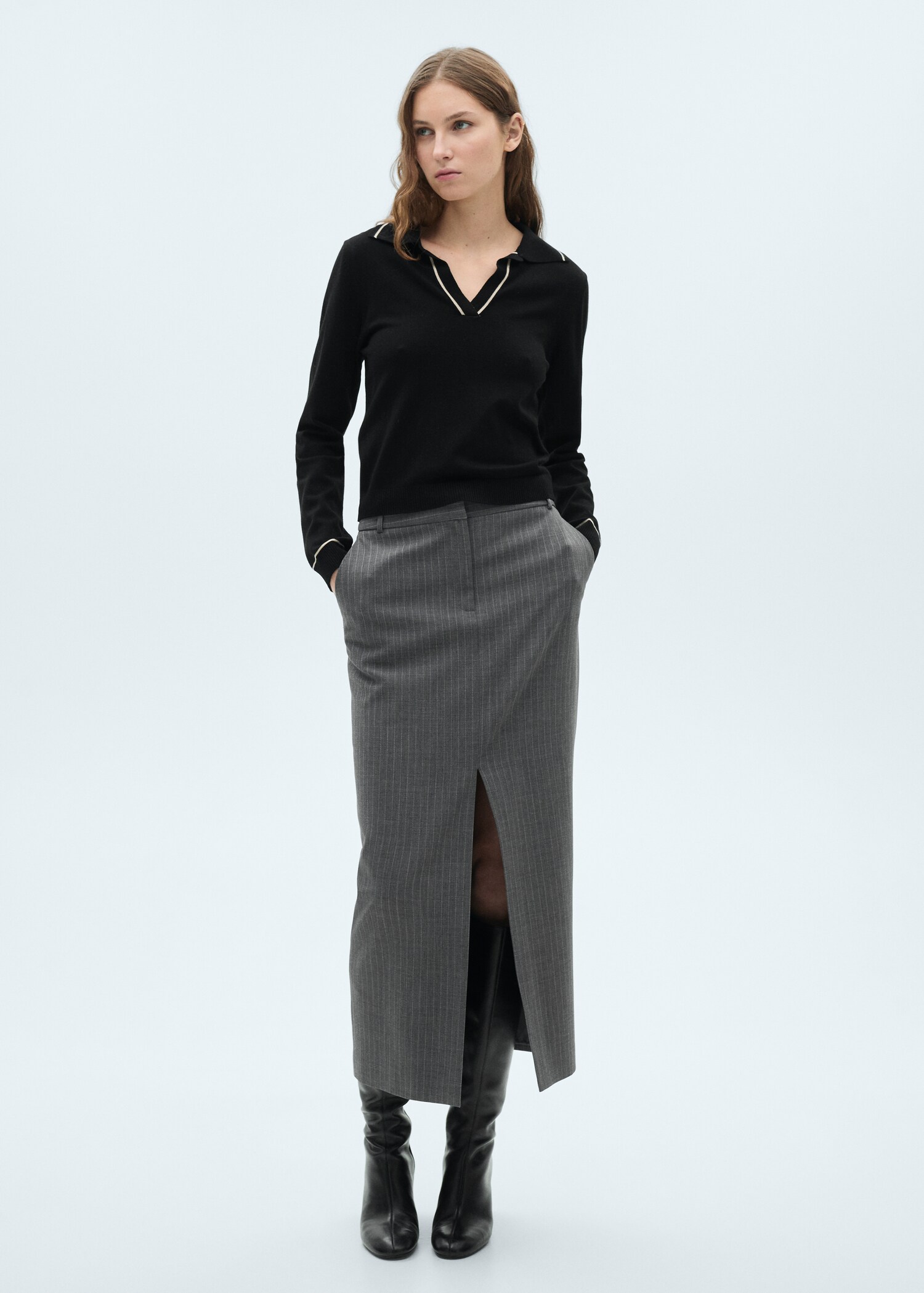 Sweater with contrasting lapels and trims - General plane