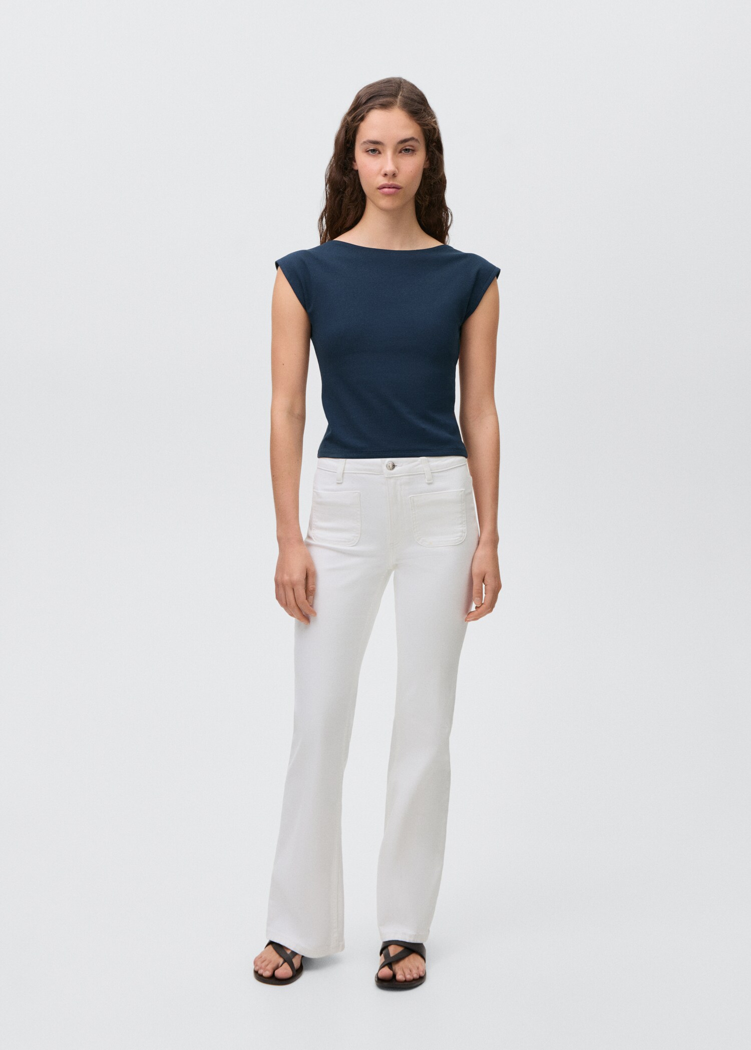 T-shirt with open back - General plane