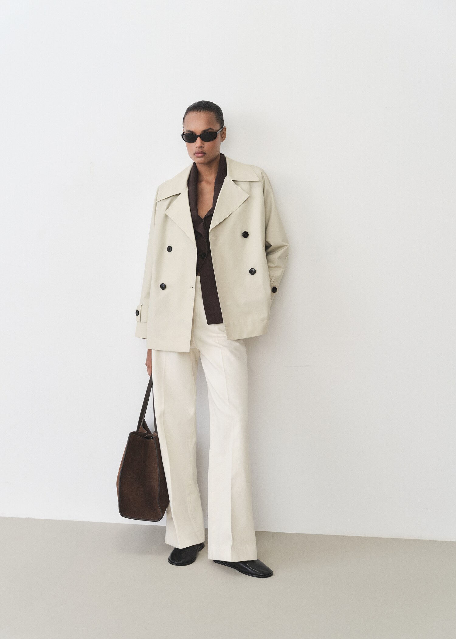 Short double-breasted trench coat - General plane