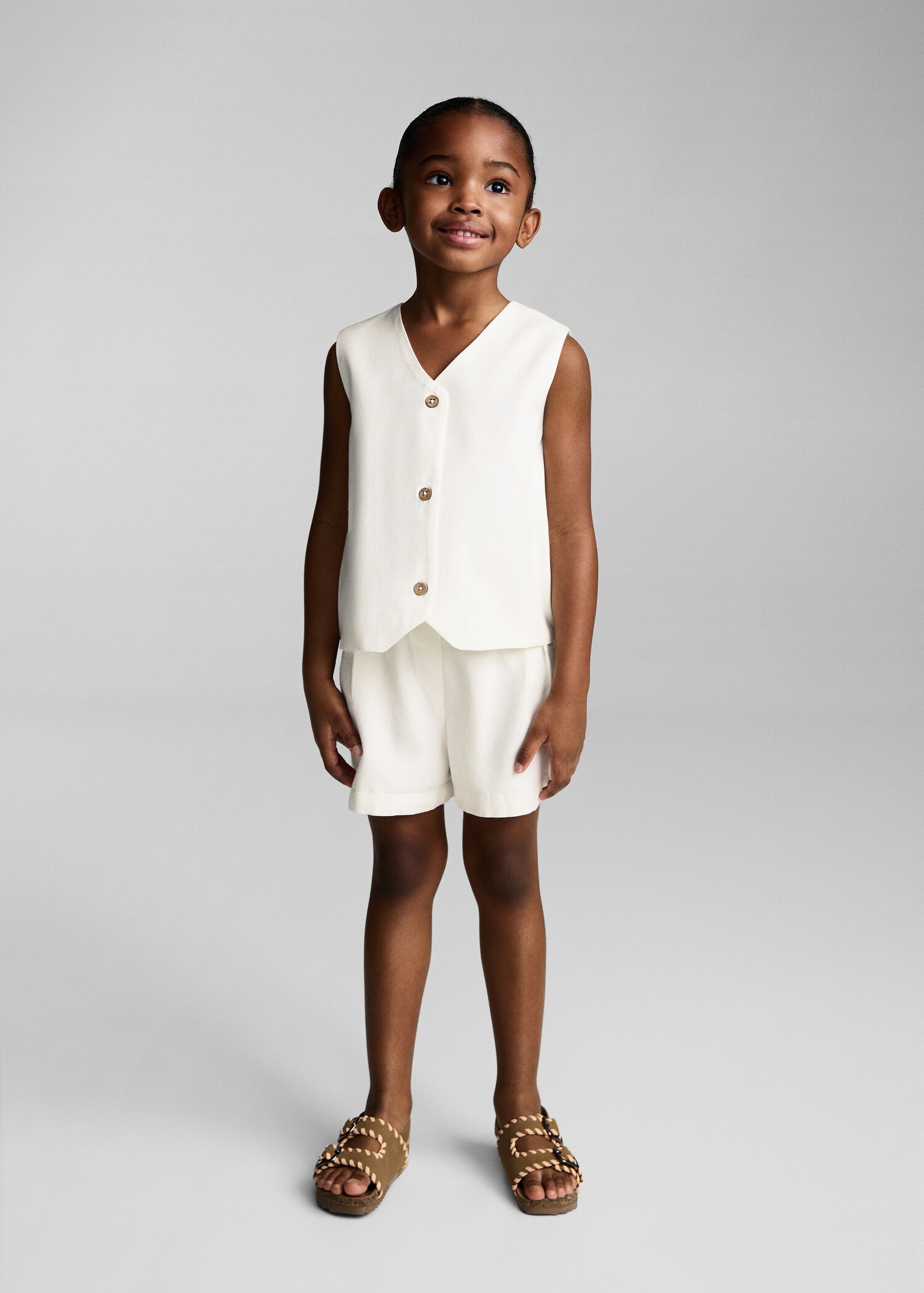 Shorts with pleated detail - General plane
