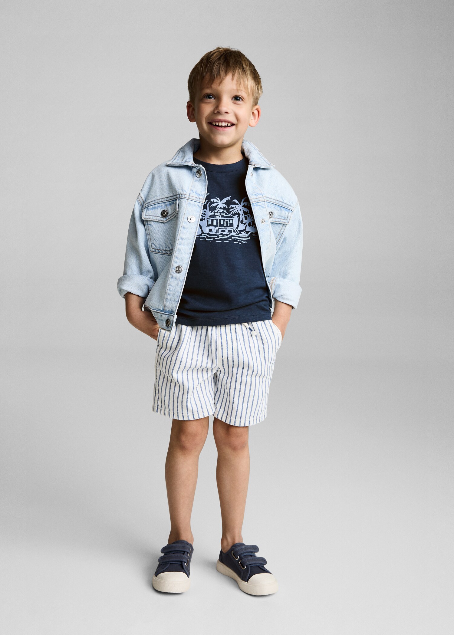 Tricou din bumbac cu model în relief - Plan general