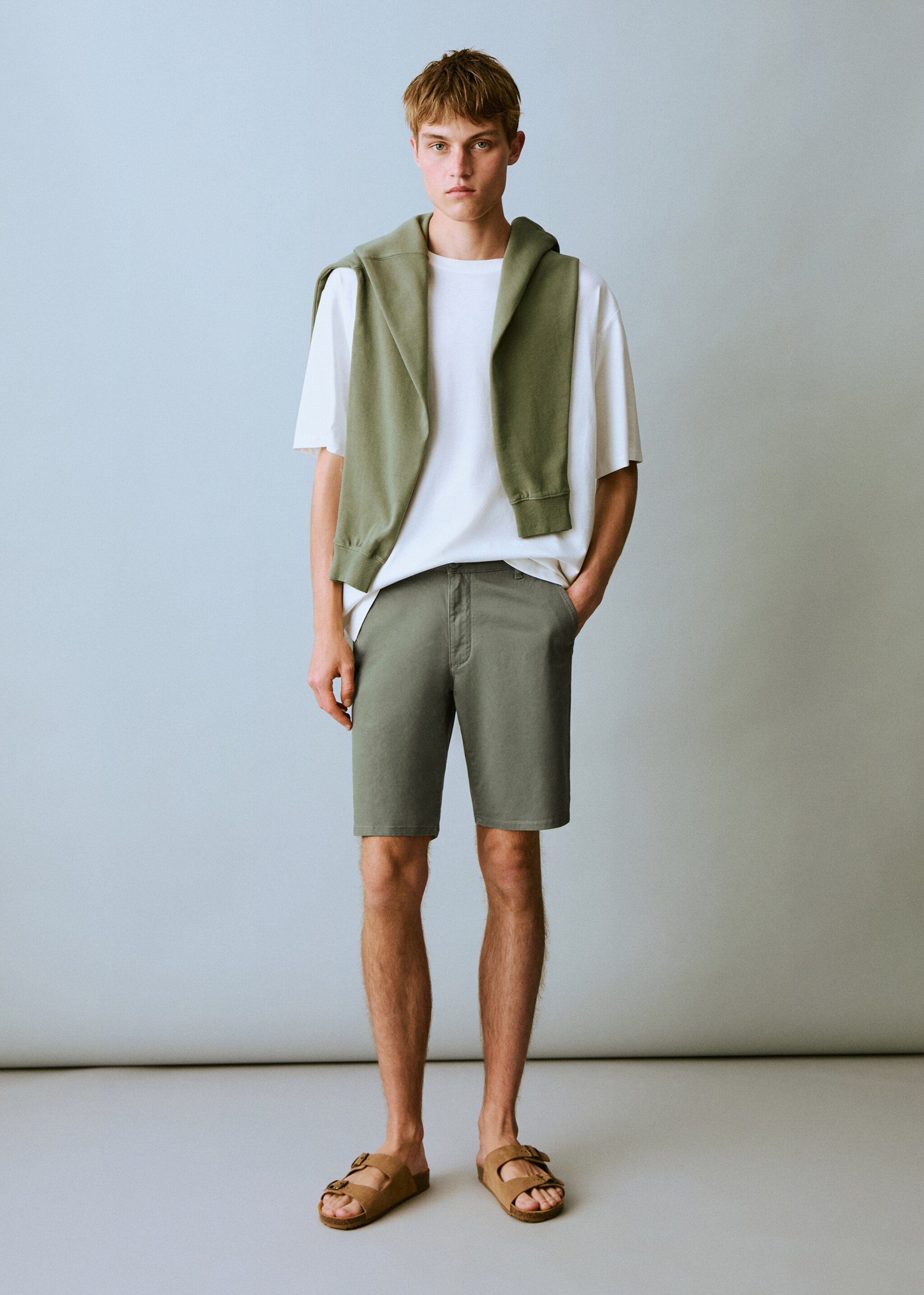 Cotton Bermuda shorts - General plane