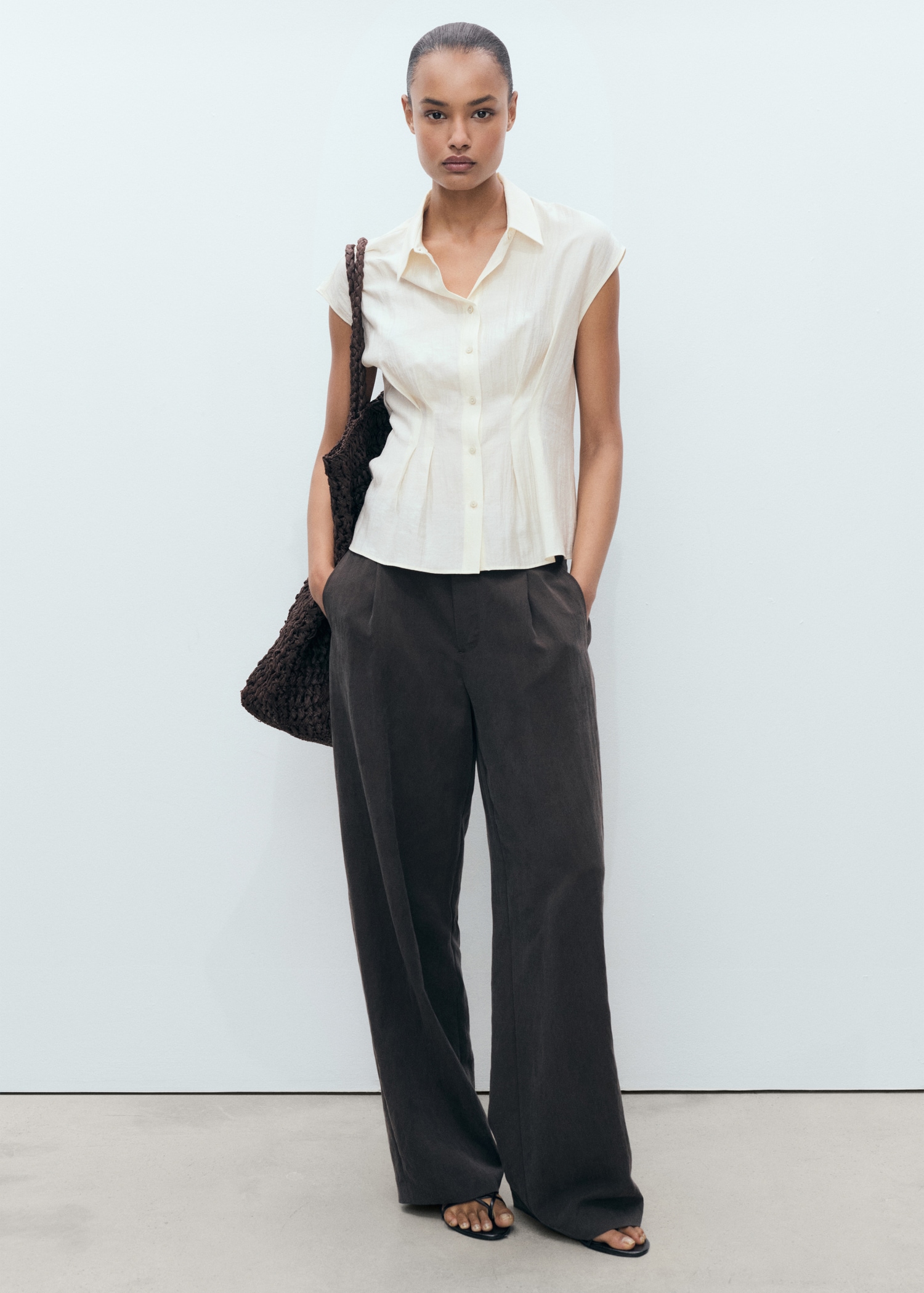 Short-sleeved pleated shirt - General plane