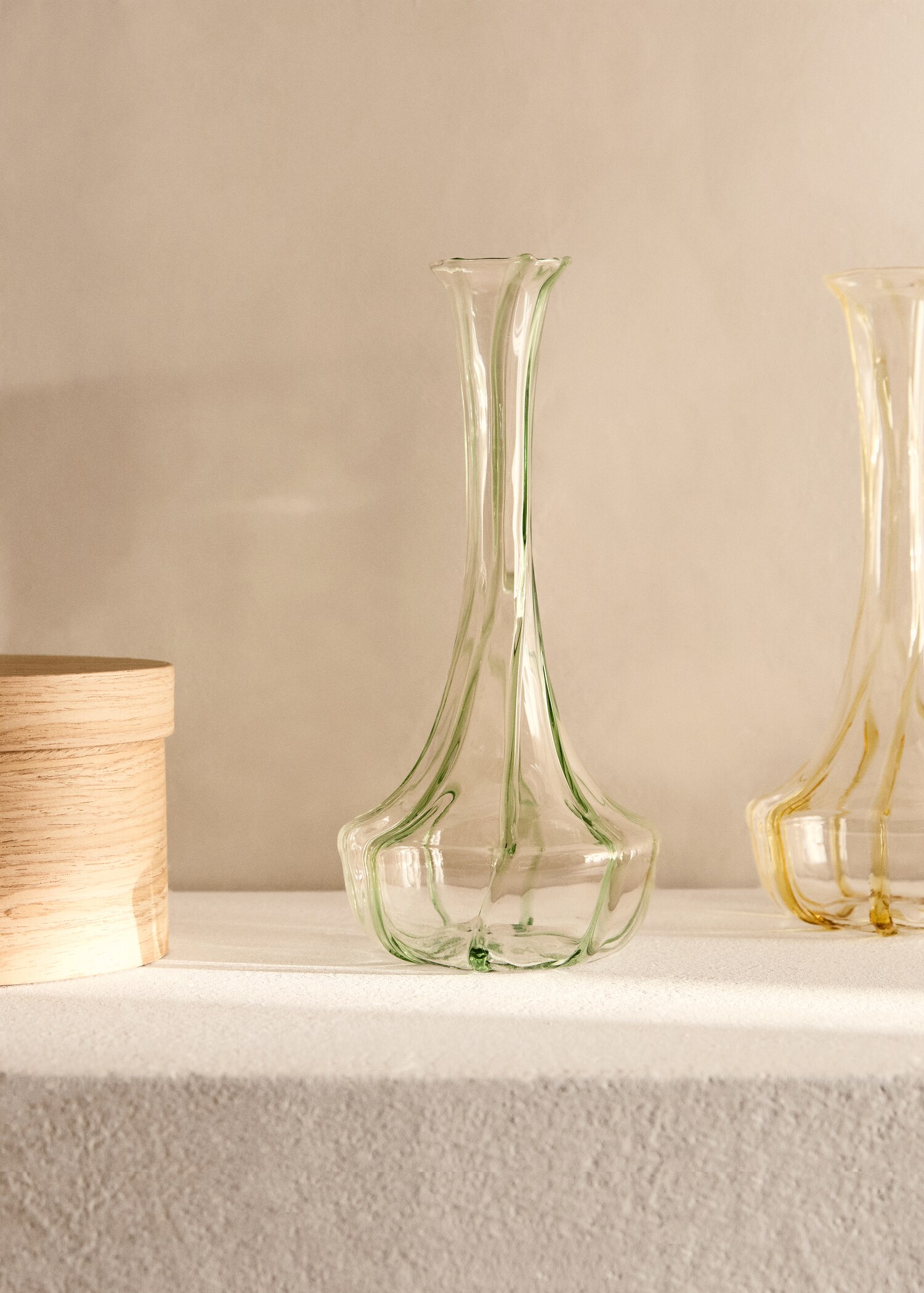 Borosilicate vase with coloured lines - General plane