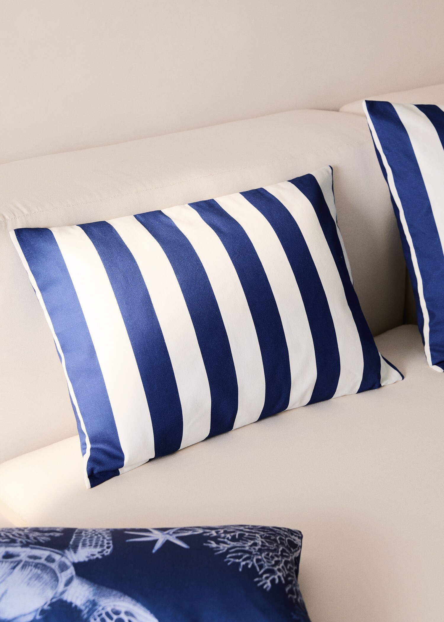Waterproof thick-striped cushion cover 40x60 cm - General plane