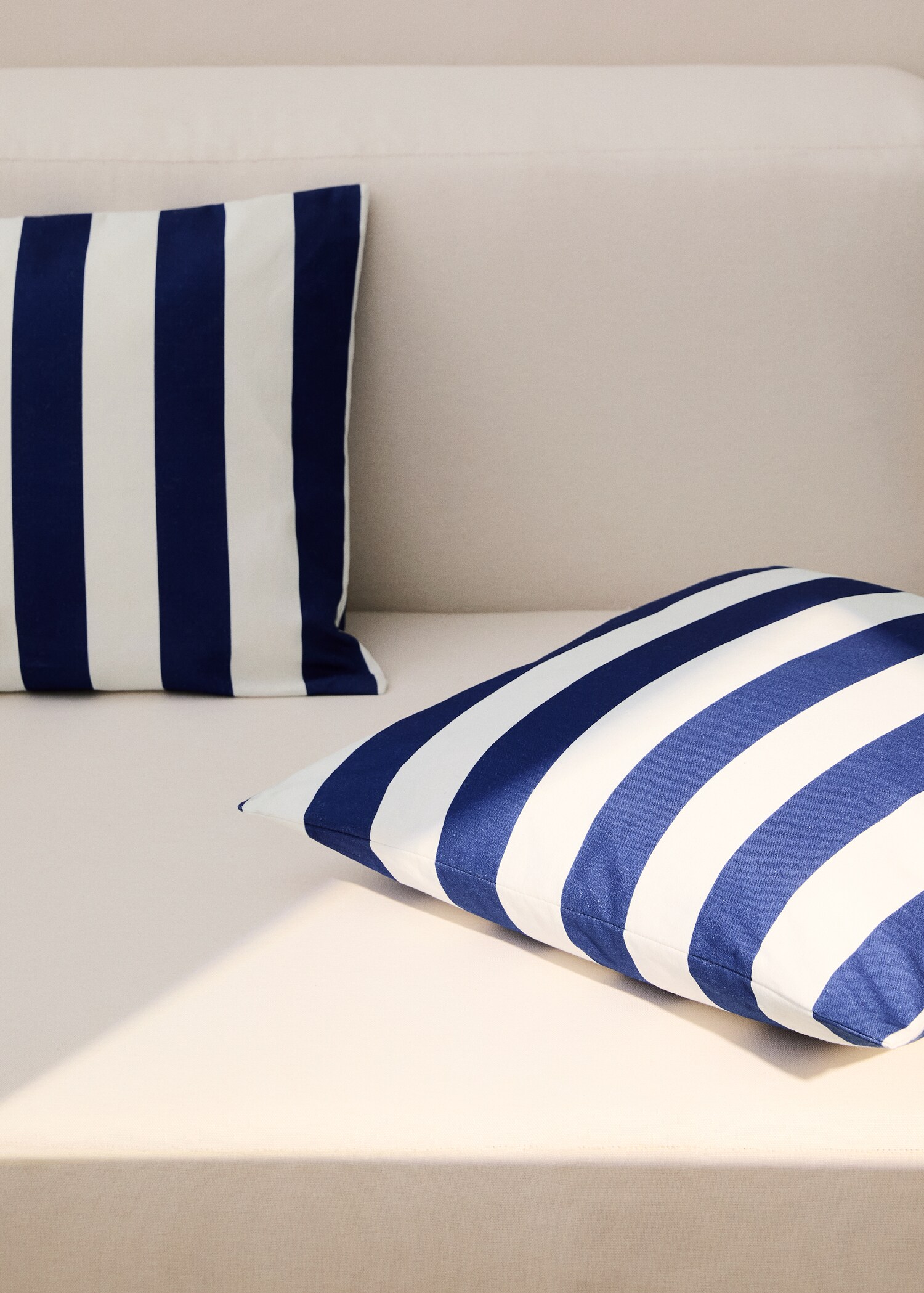 Waterdichte kussenhoes met brede streep 50x50 cm - Overzichtstekening