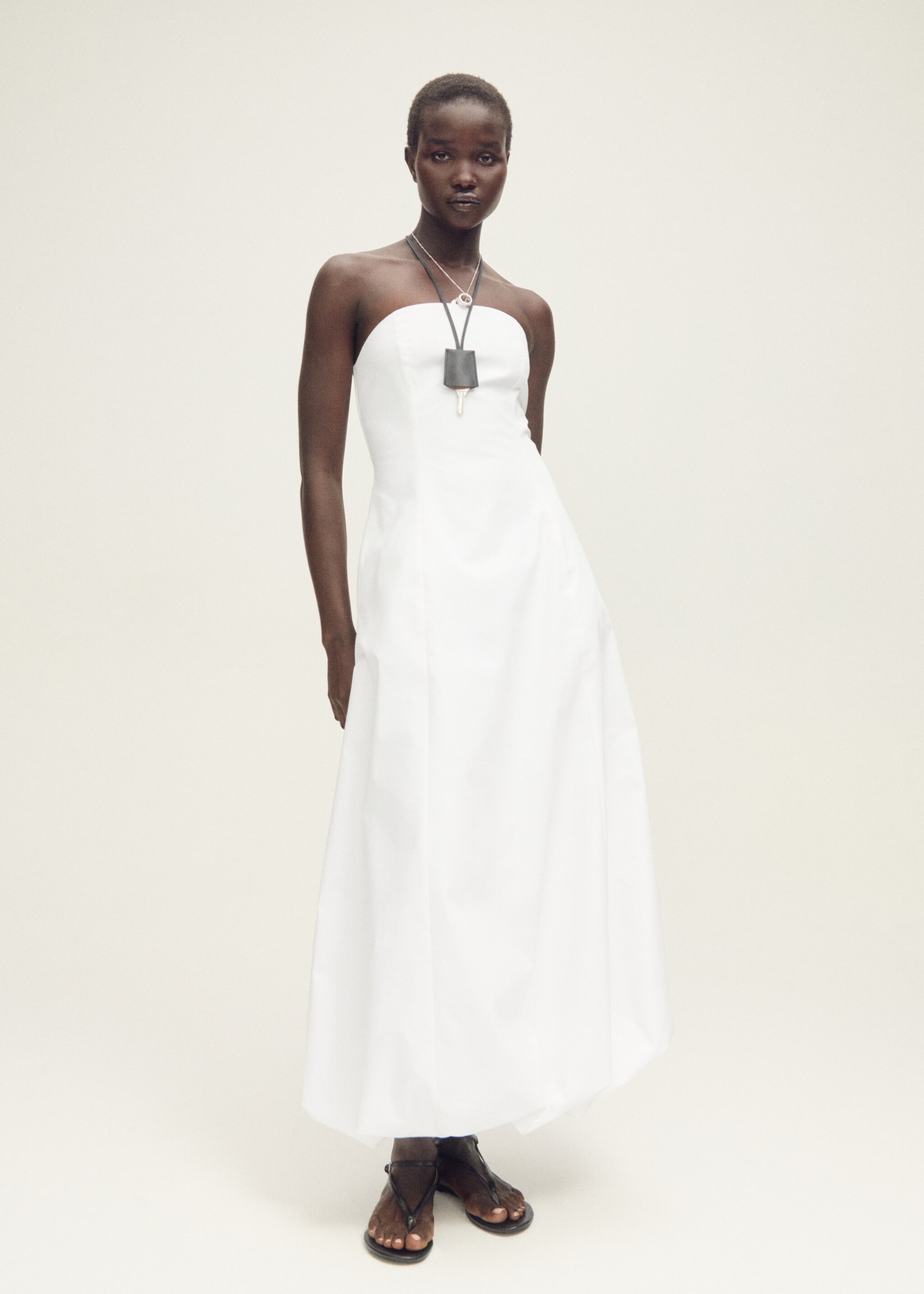 Strapless dress with puffed hem - General plane