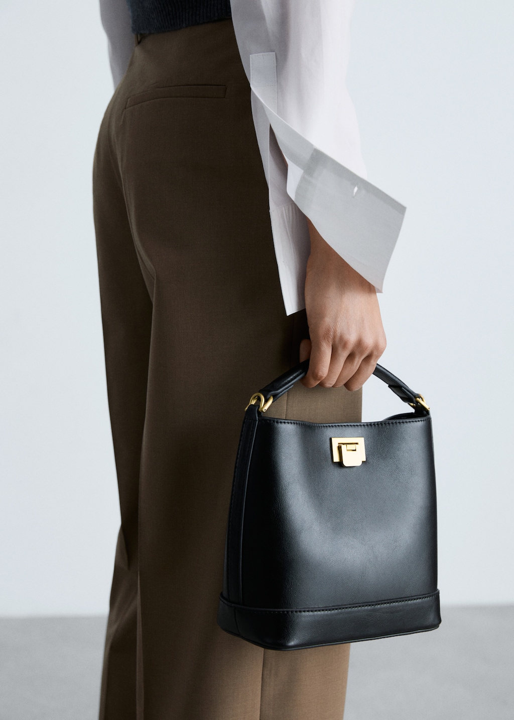 Mini shopper bag with metallic detail - Women | MANGO Singapore