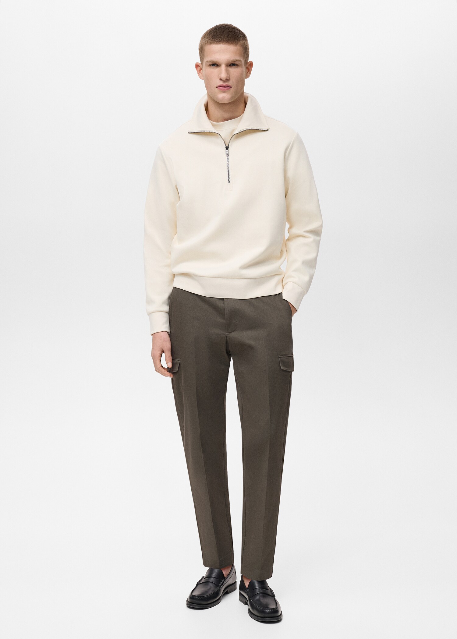 Regular-fit cotton cargo pants - General plane