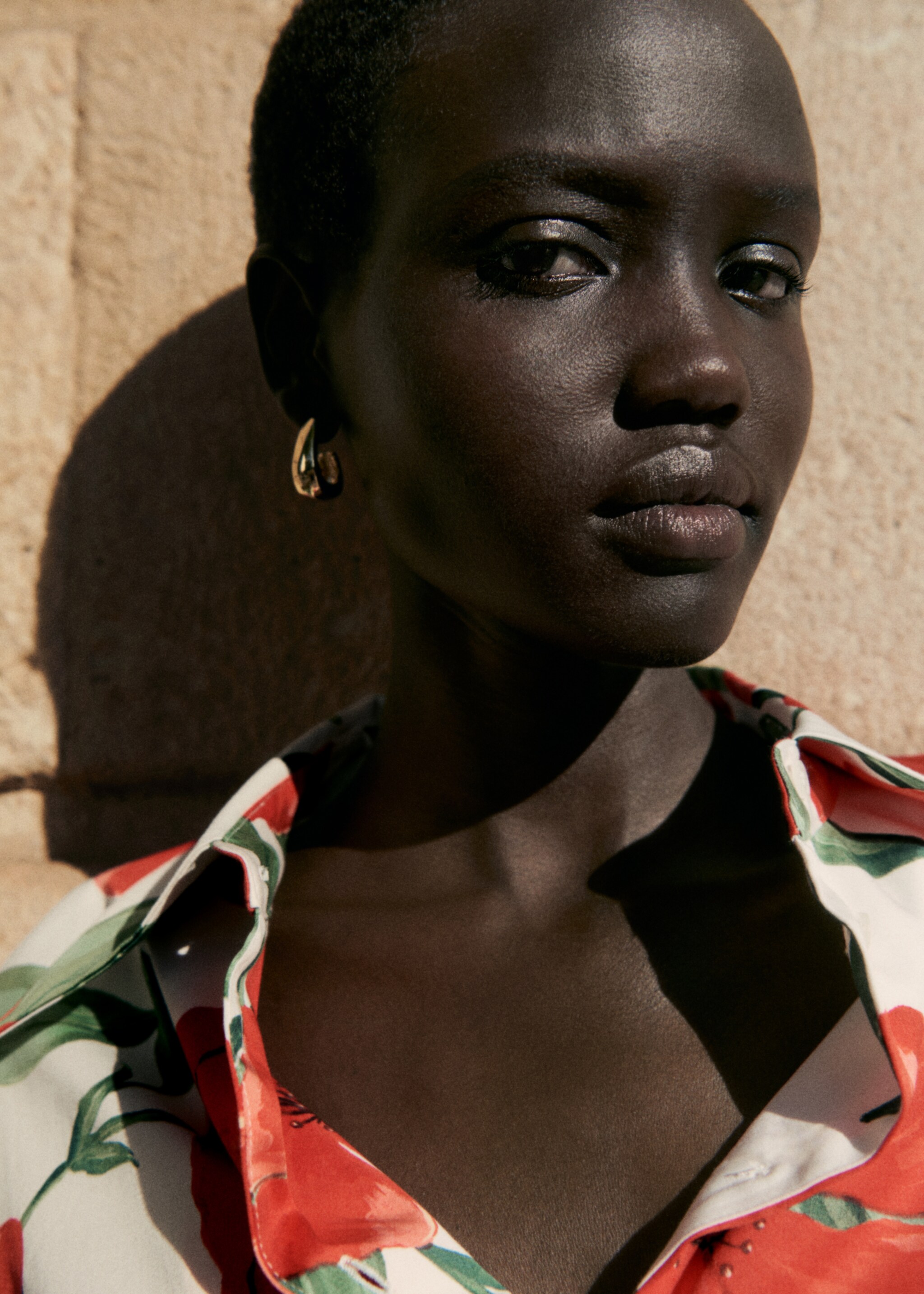 Twisted hoop earrings - General plane
