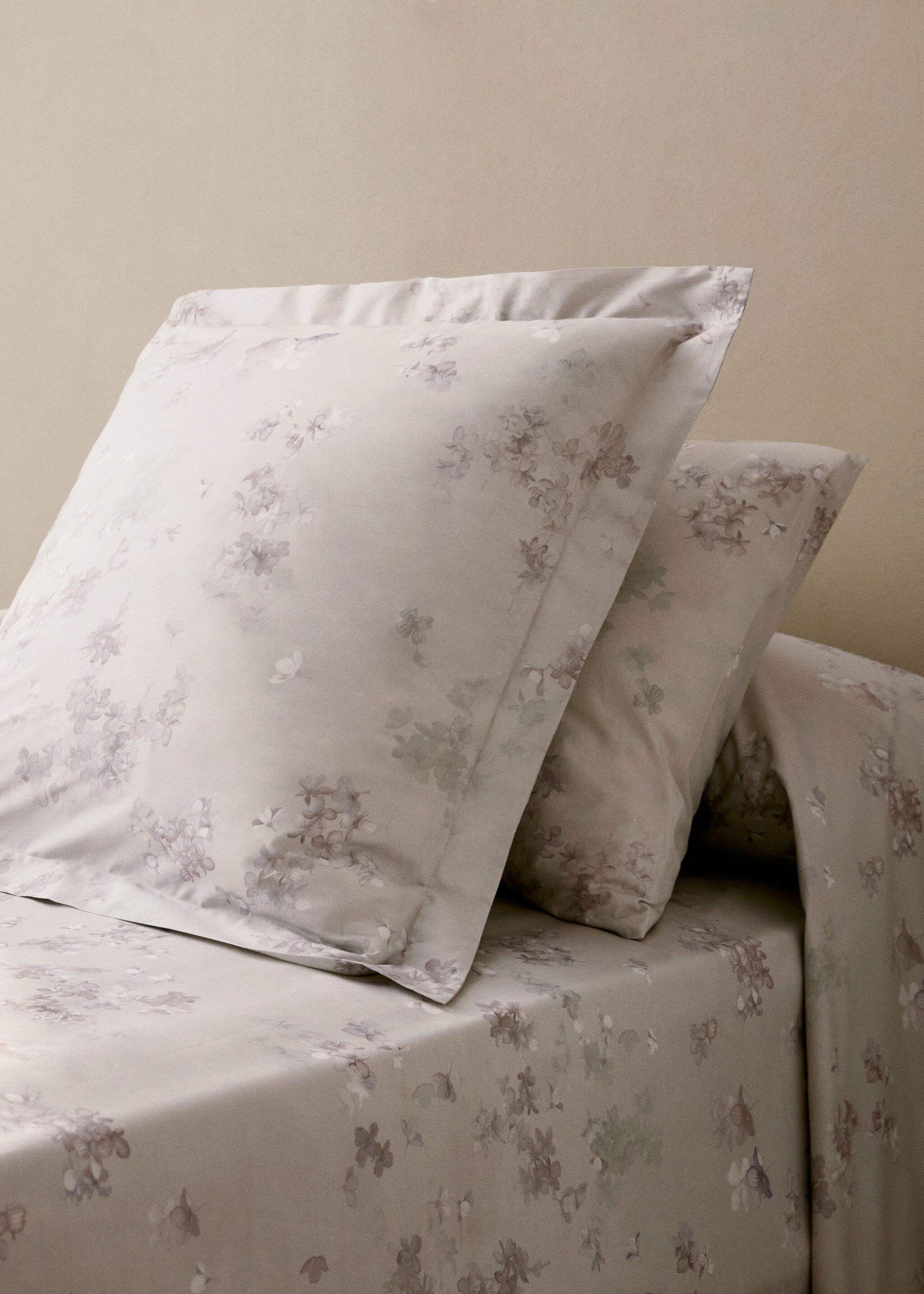 Two cotton percale romantic floral-print pillowcases 50x75 cm - General plane