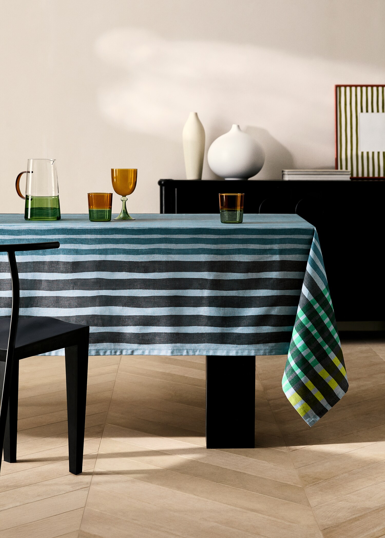 Nappe en coton imprimé multicolore pour 6 à 8 convives - Plan général
