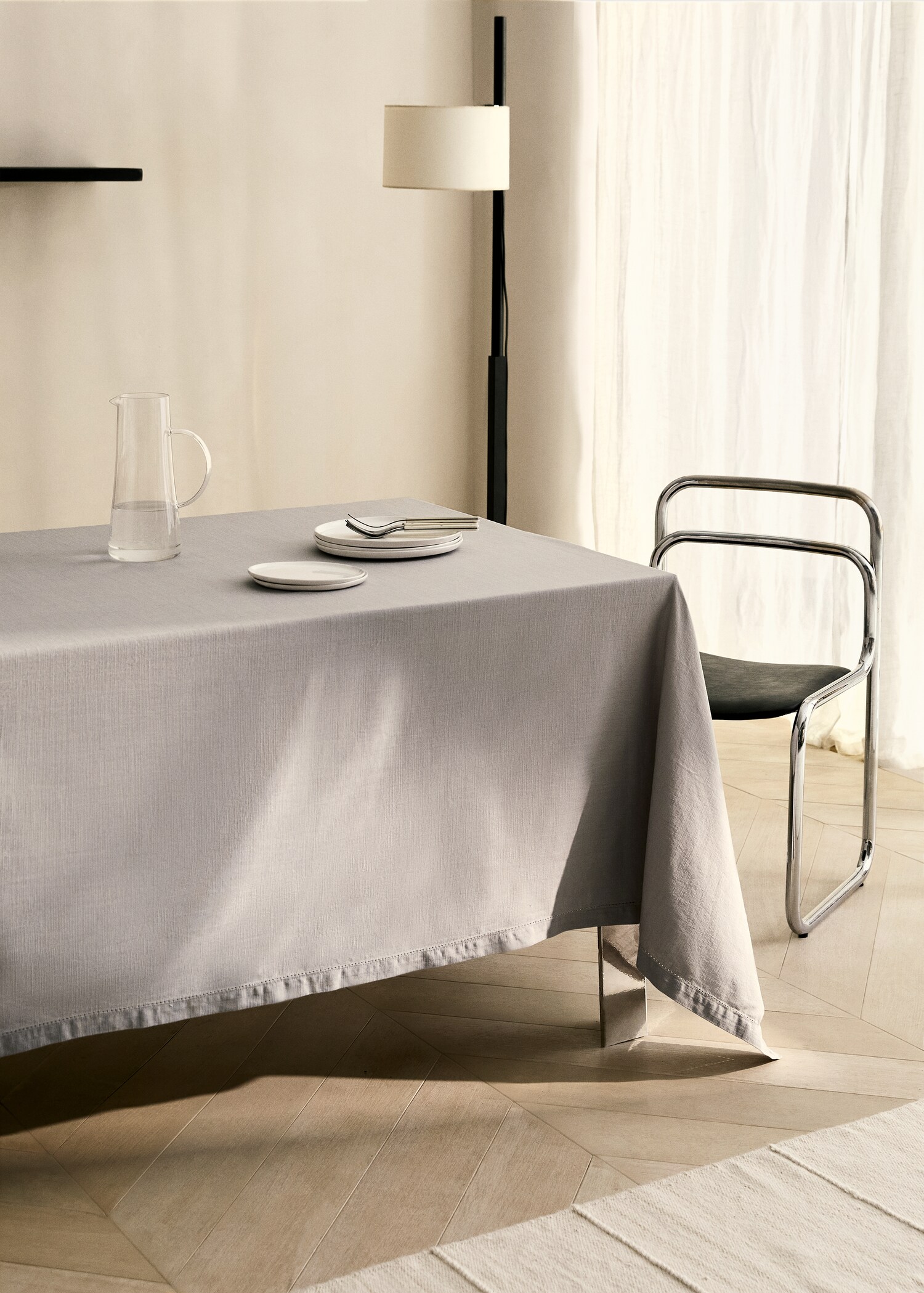 Cotton vanilla tablecloth for 2 to 4 diners - General plane