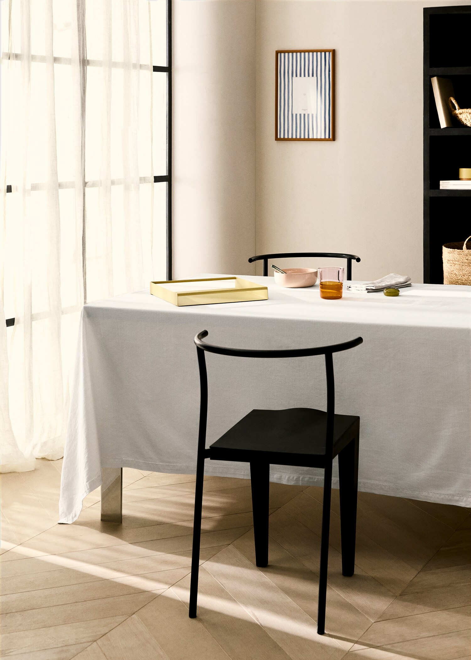 Cotton vanilla tablecloth for 6 to 8 diners - General plane