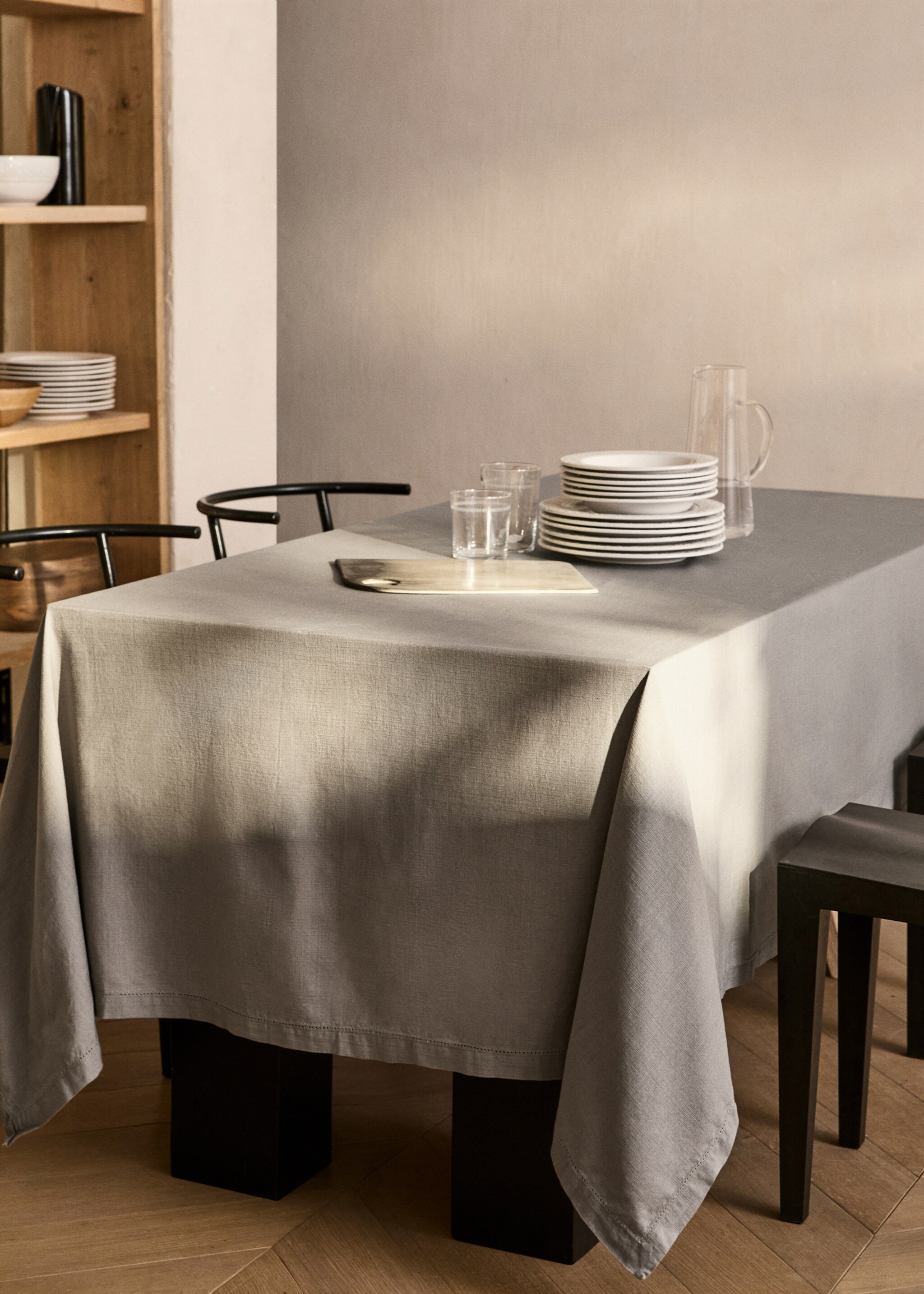 Cotton vanilla tablecloth for 6 to 8 diners - General plane