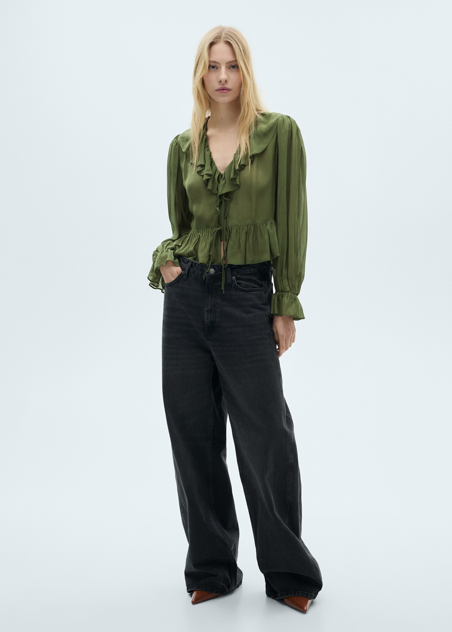 Blus berenda - Tampilan Umum