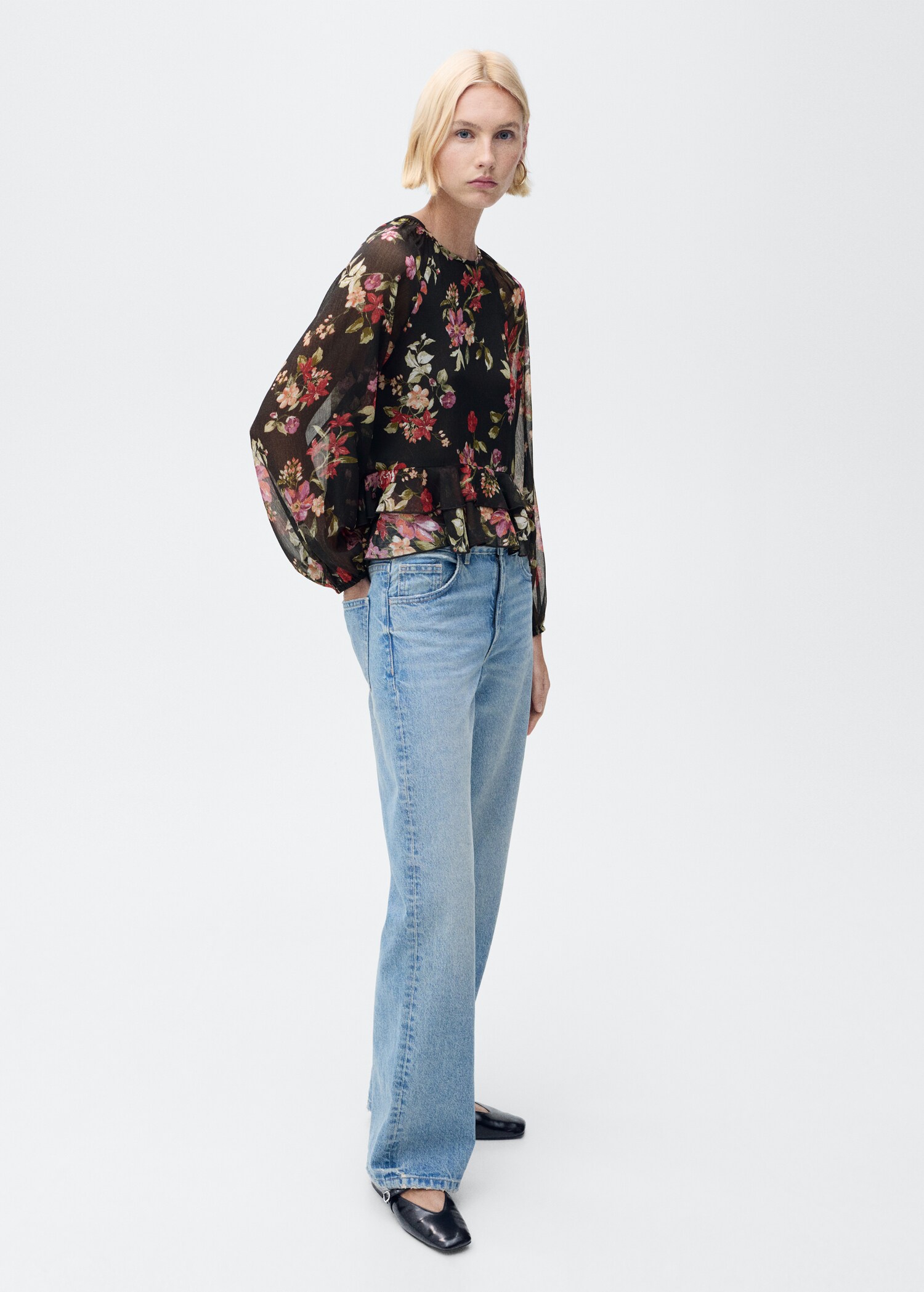 Floral ruffled blouse - General plane