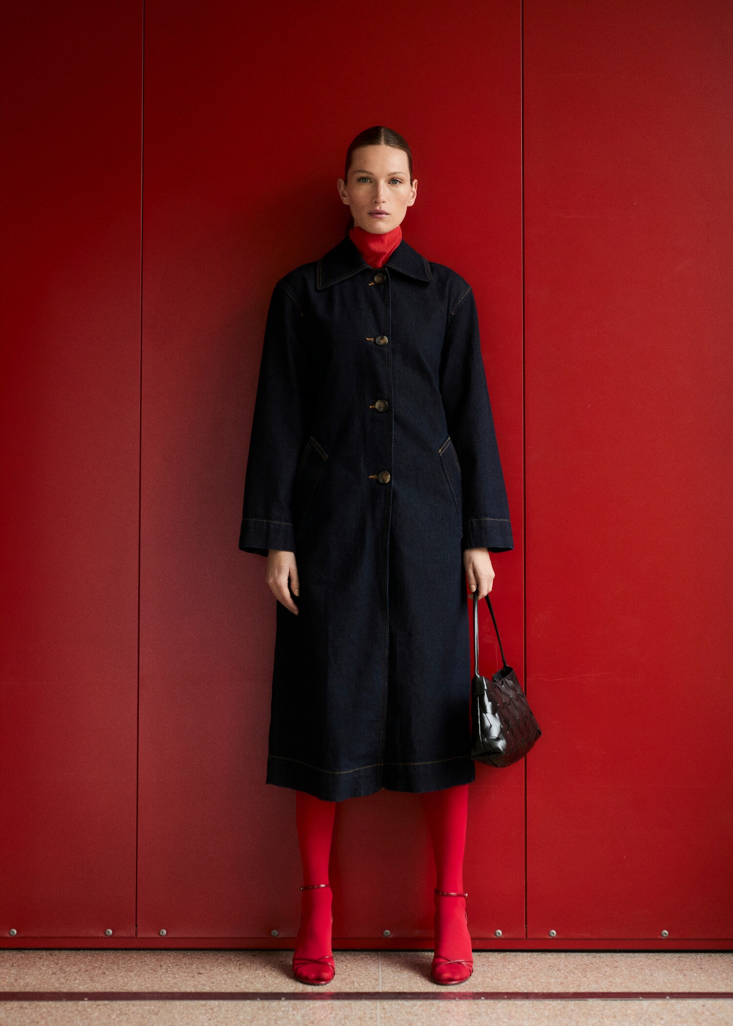 Long rinse-wash denim trench coat - General plane