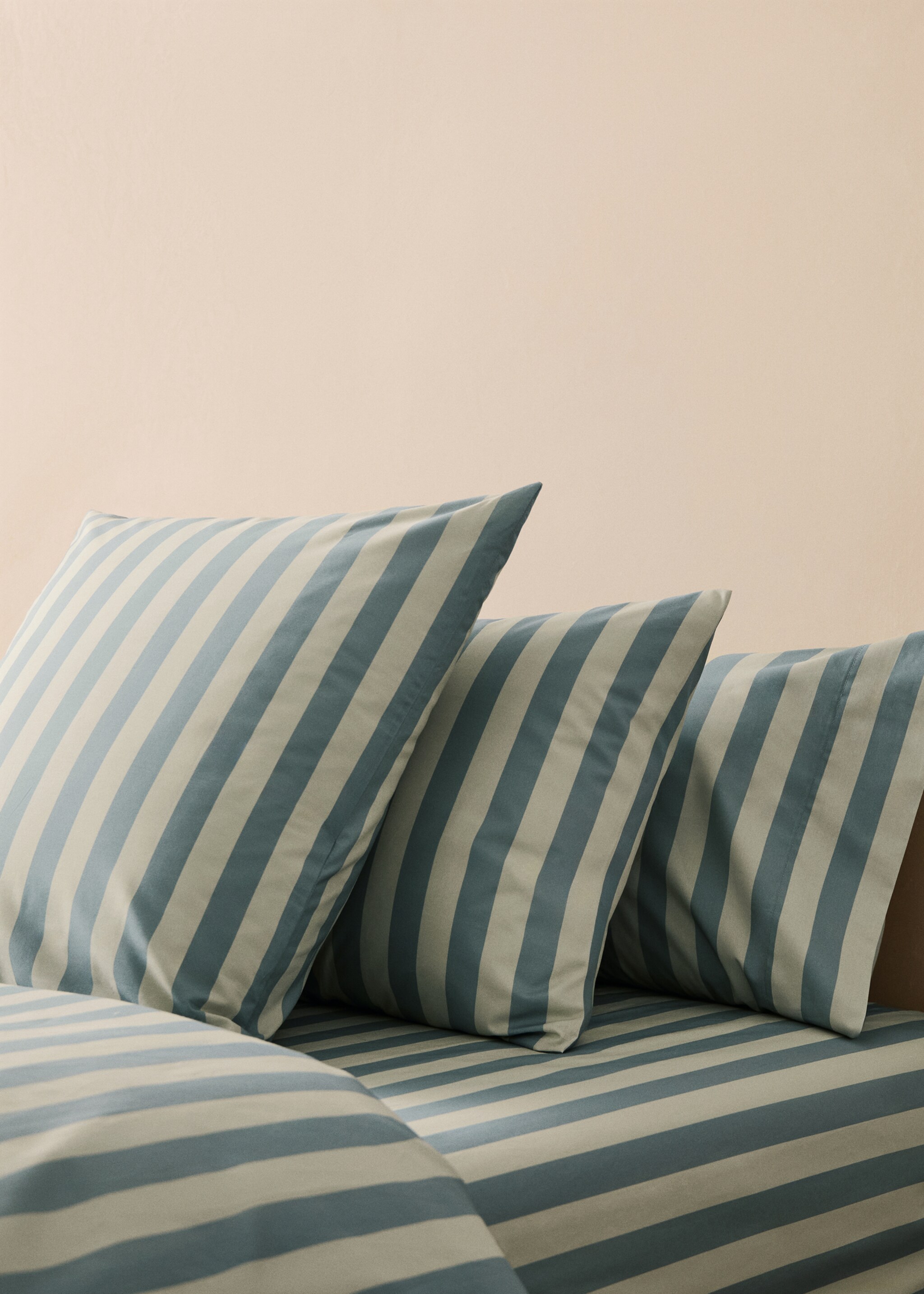 Cotton percale thick-striped children's pillowcase, 60x60 cm - General plane