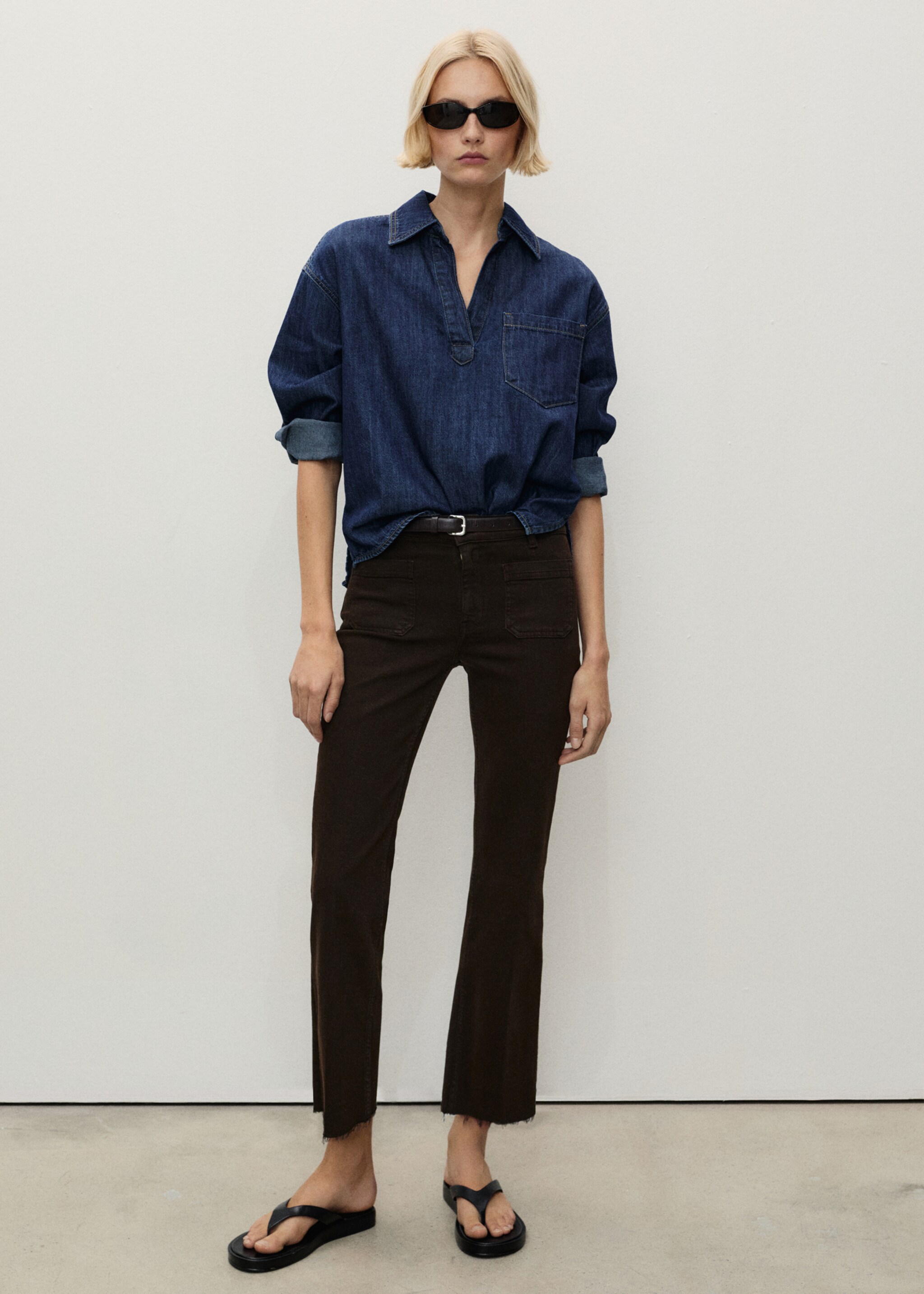 Jeans flare crop bolsillos - Plano general