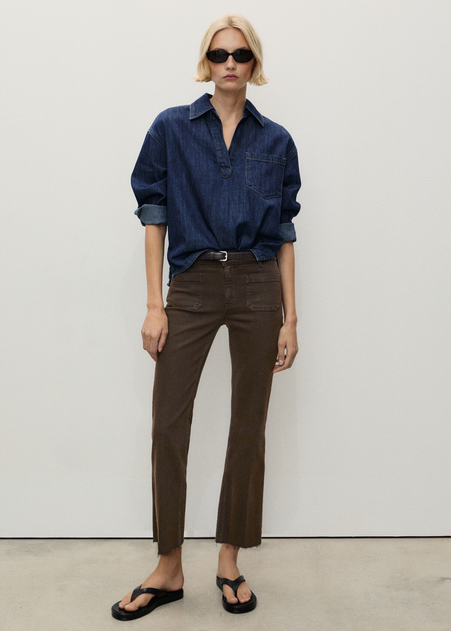 Jeans flare crop bolsillos - Plano general