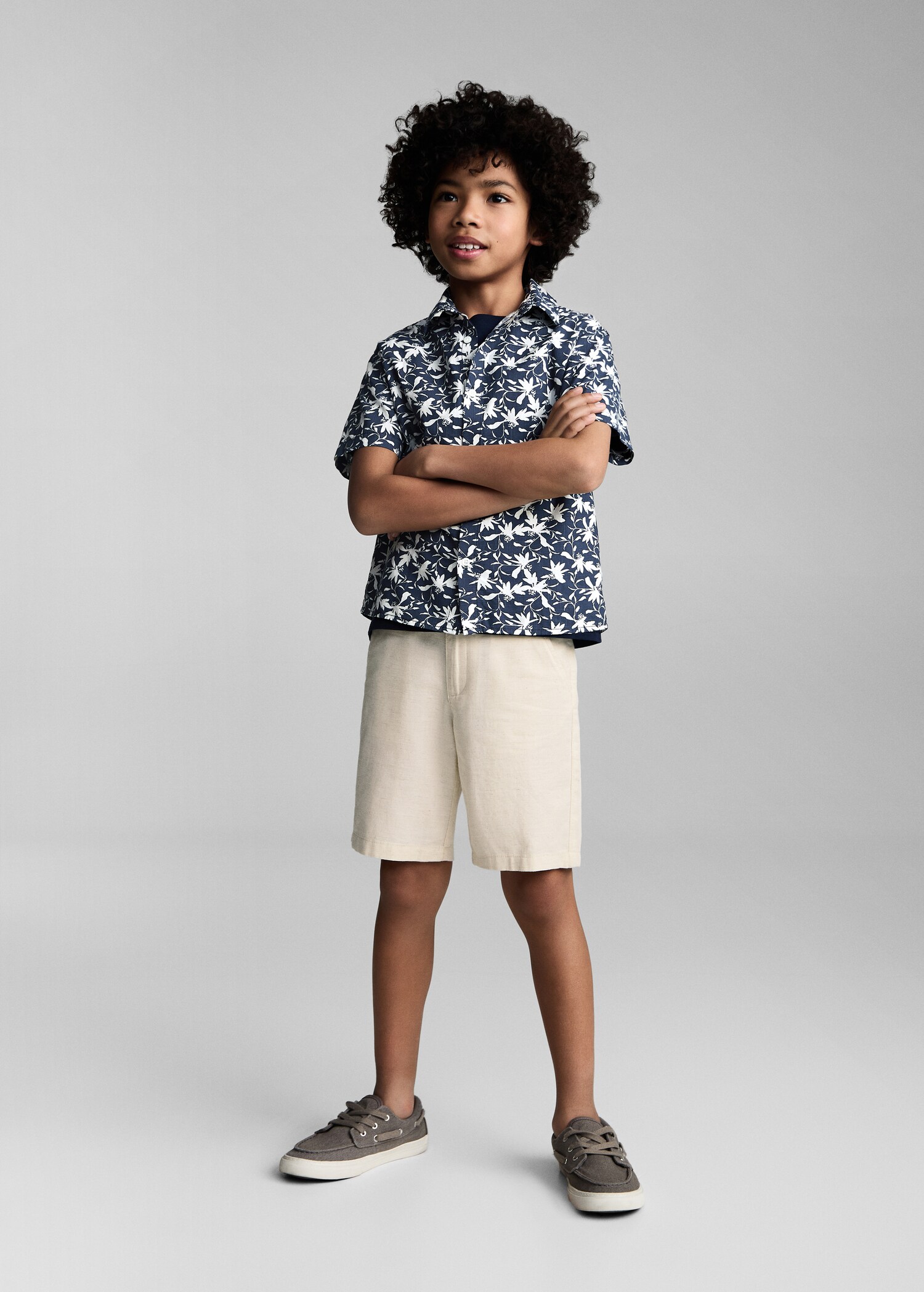 Linen chino Bermuda shorts - General plane