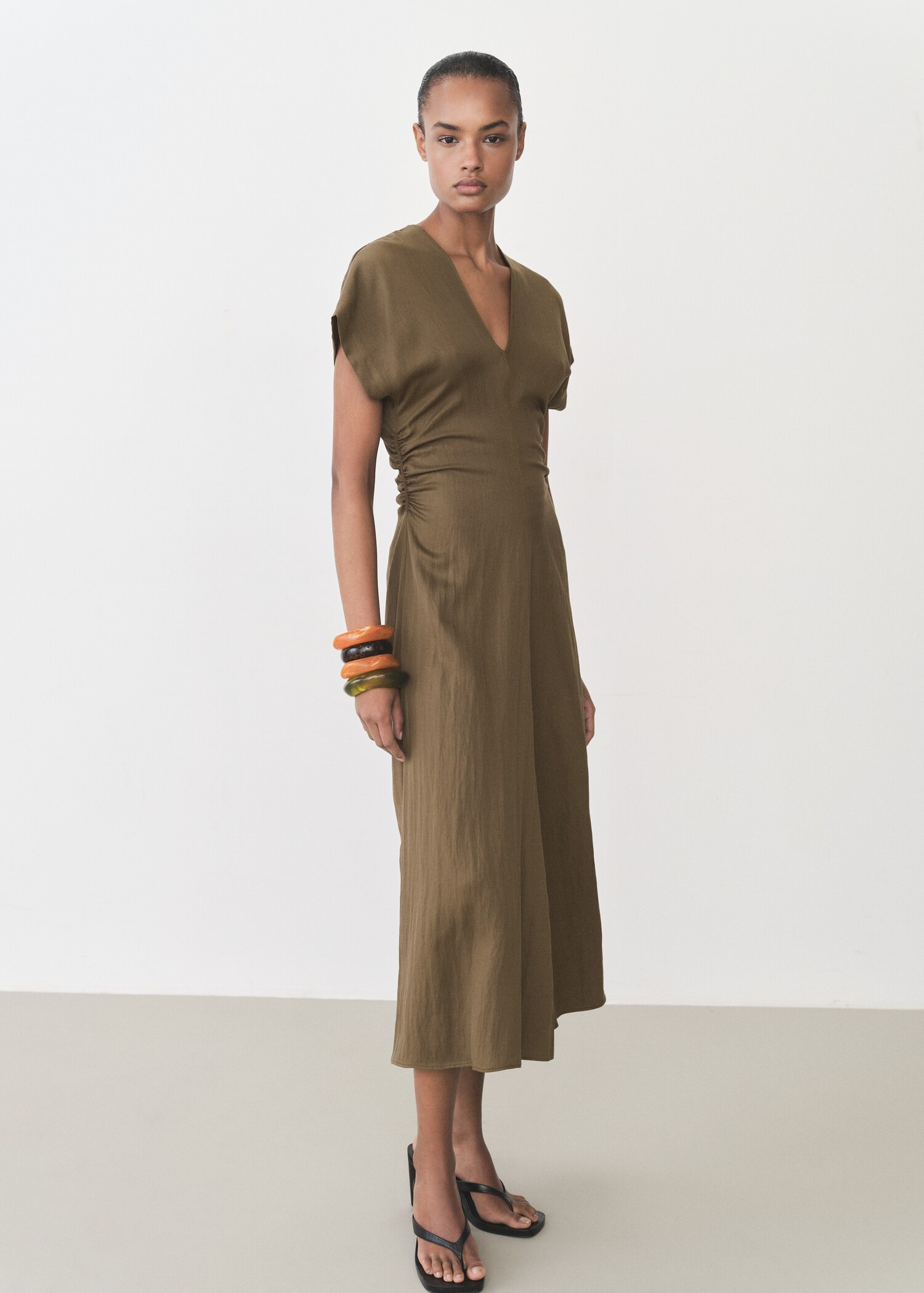 Robe en lyocell mélangé avec détails drapés - Plan général