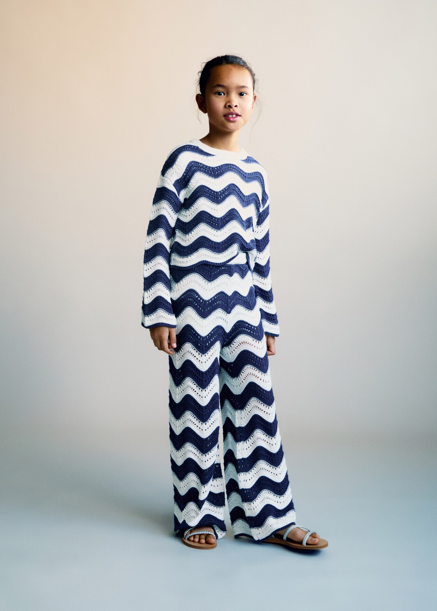 Zig-zag openwork knitted sweater - General plane
