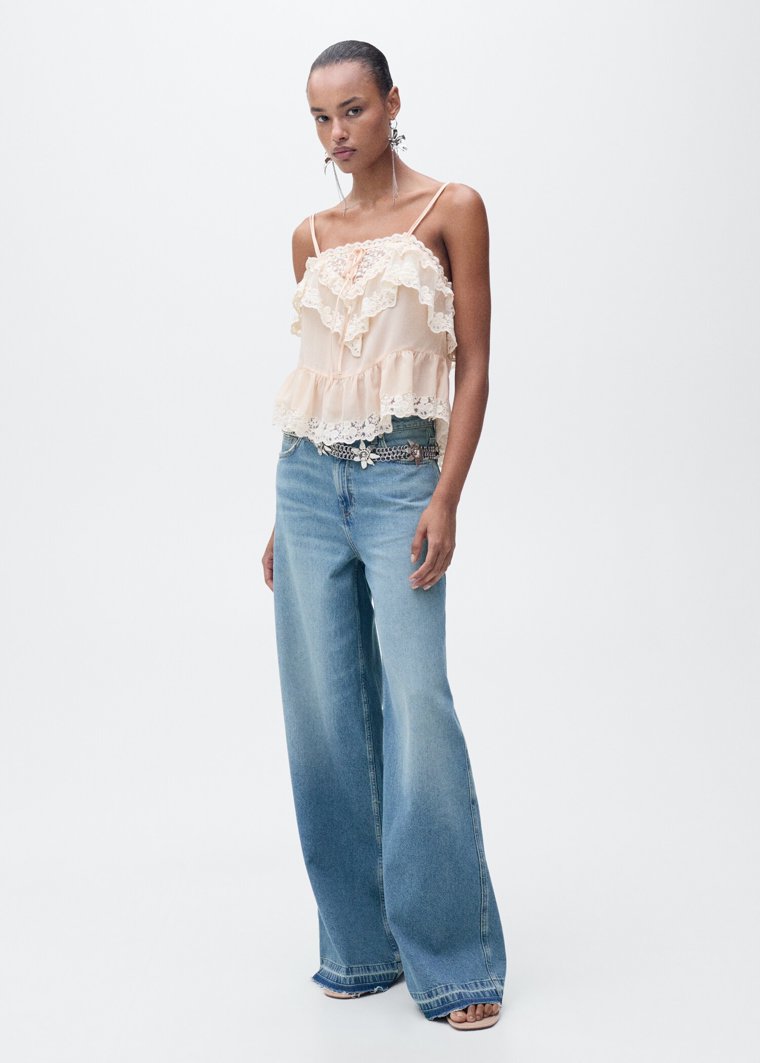 Wideleg low frayed hem jeans - General plane