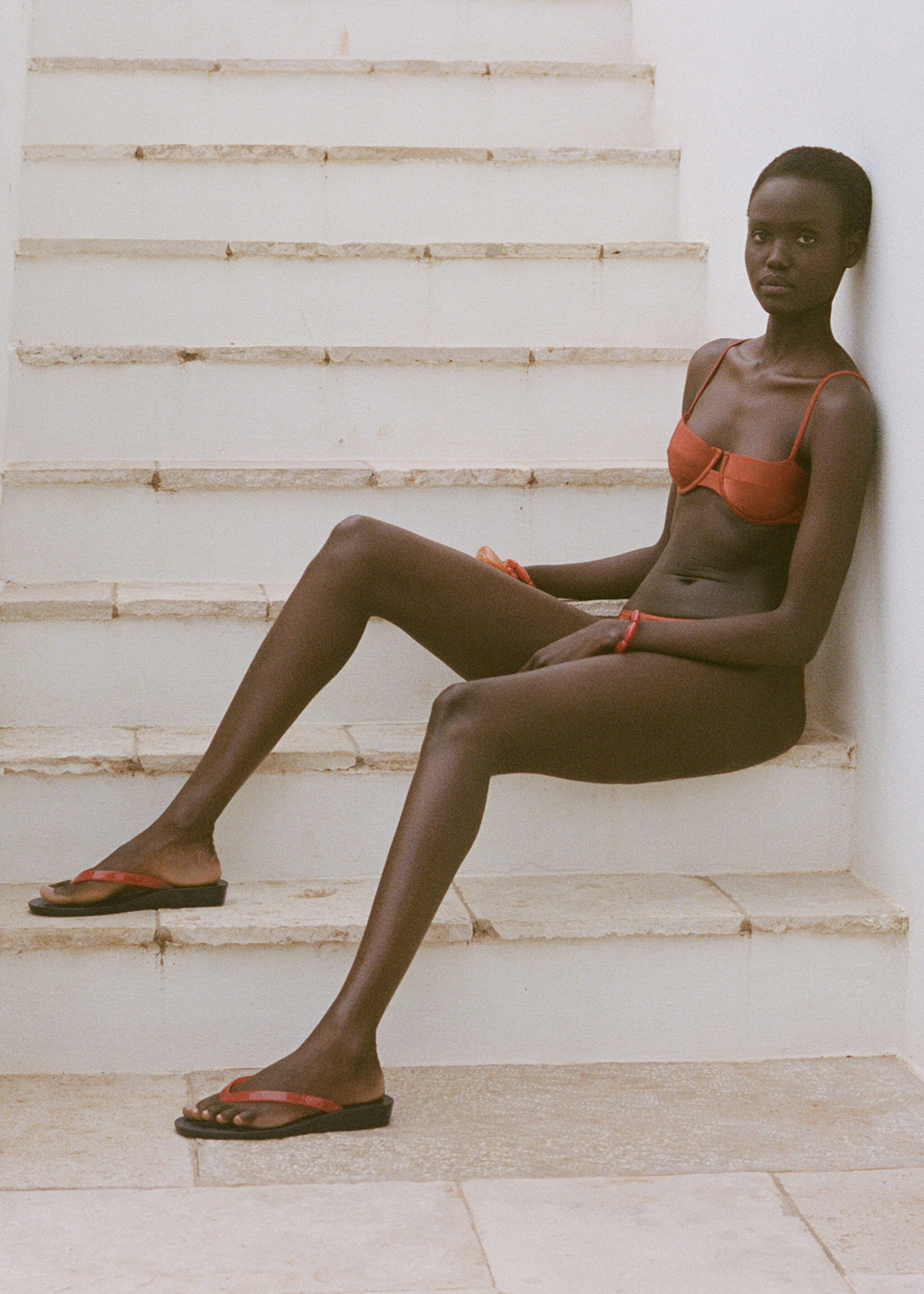 Open-back sandals with strap - General plane