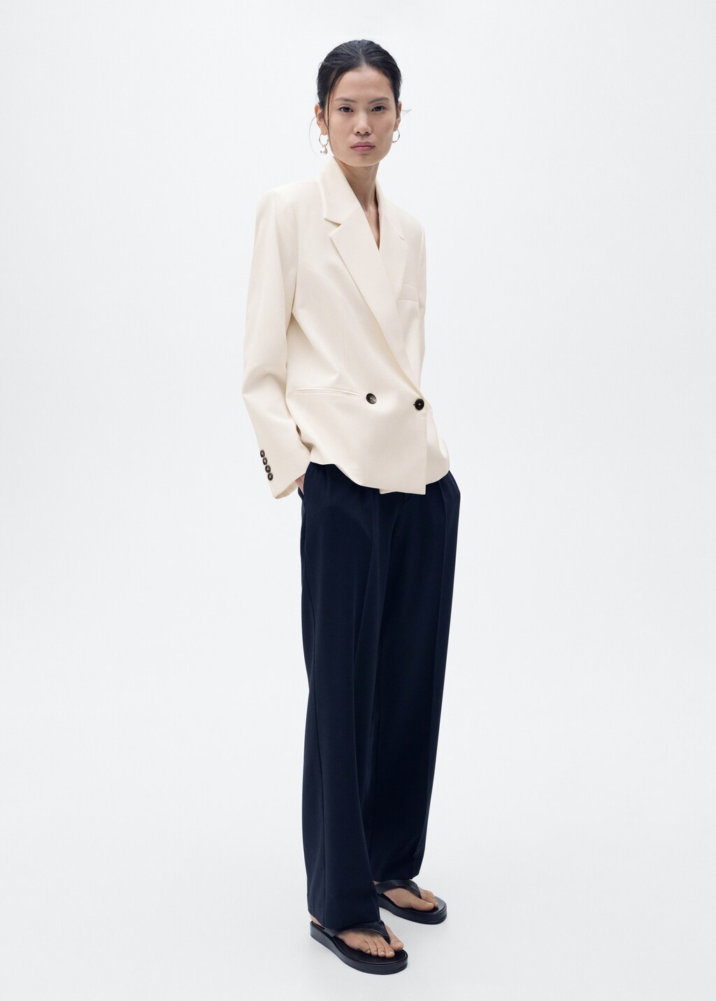 Mango Contrasting double-breasted blazer thumbnail