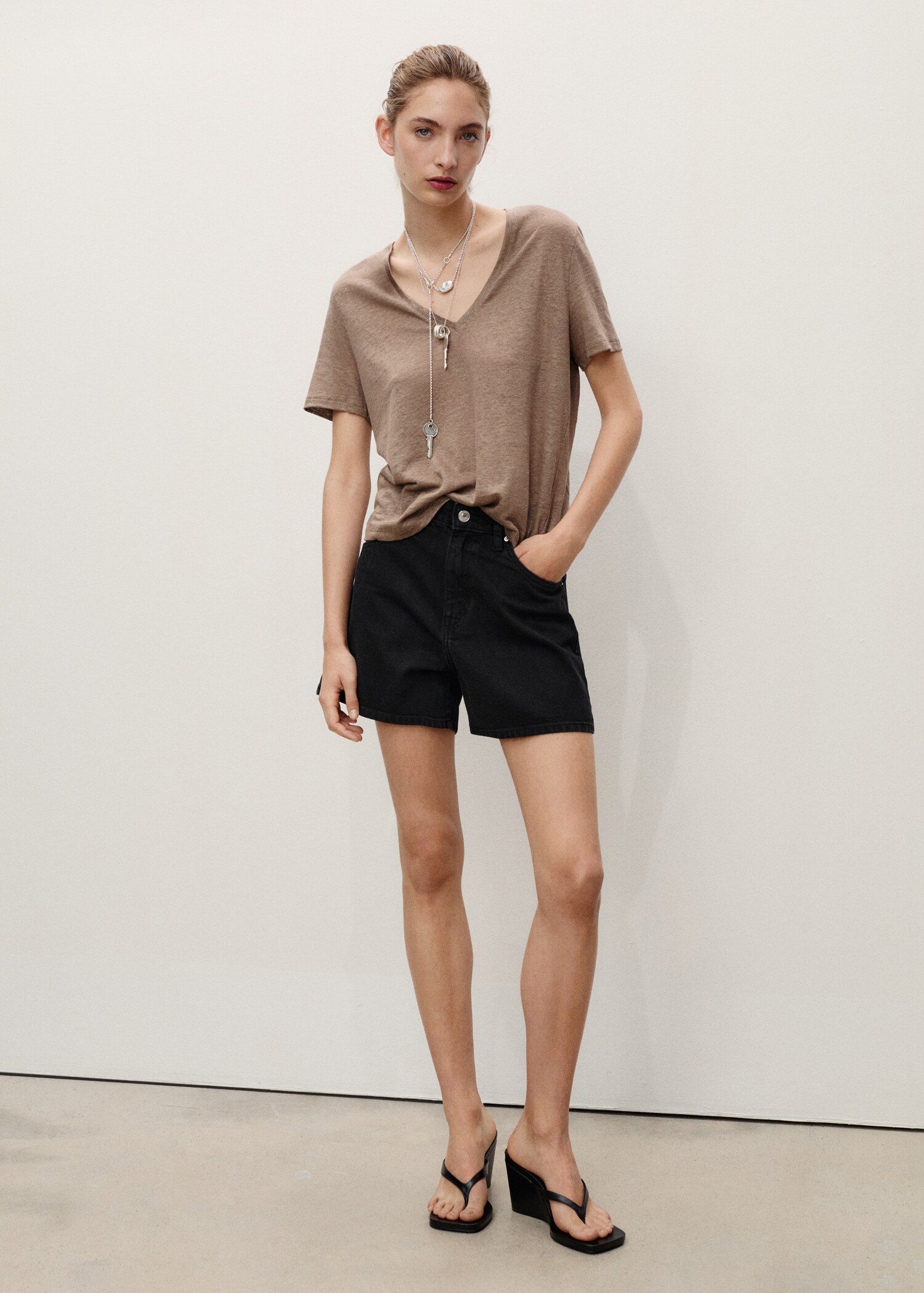 High-waisted straight-fit denim shorts - General plane