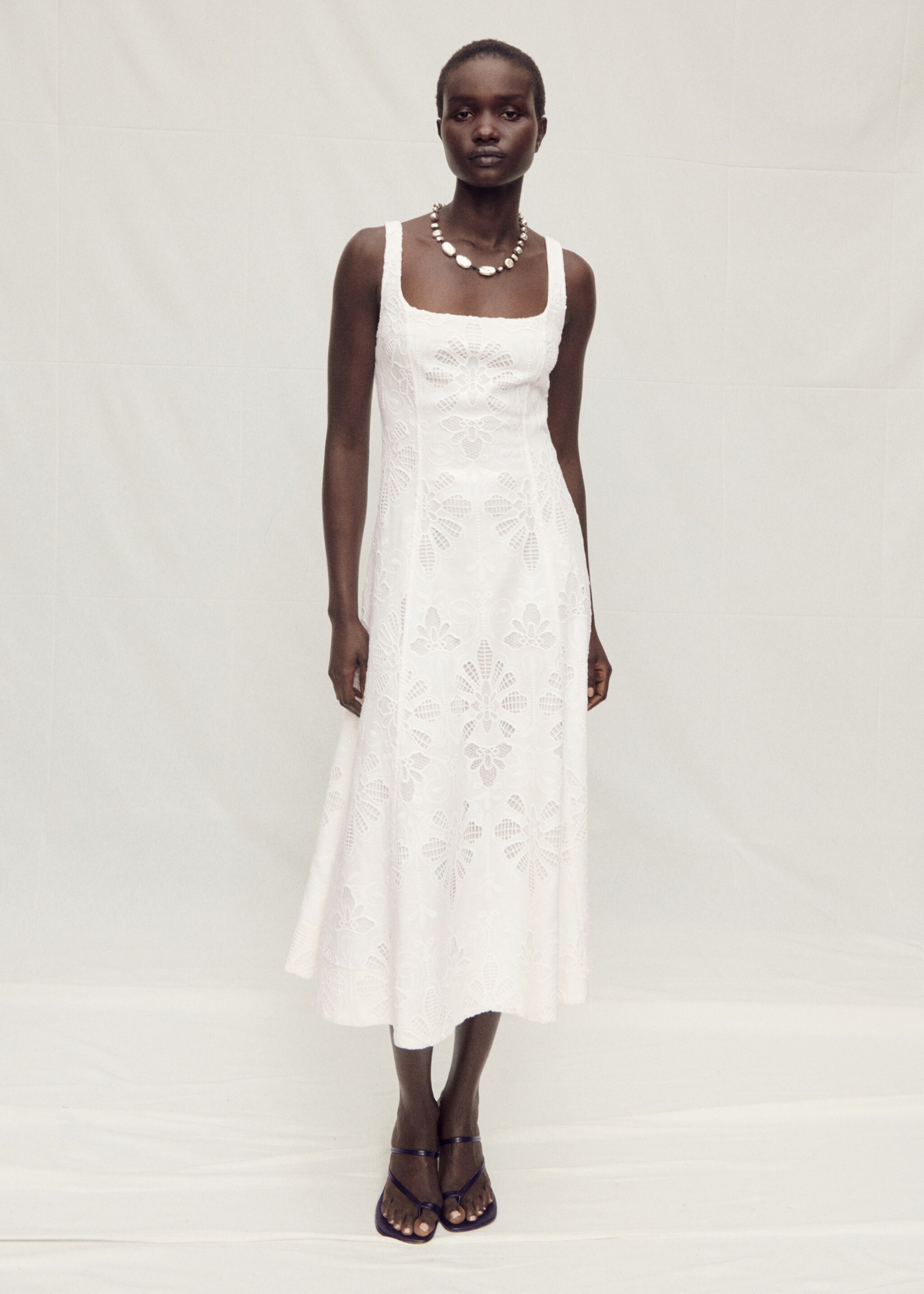 Linen floral-embroidered flared dress - General plane