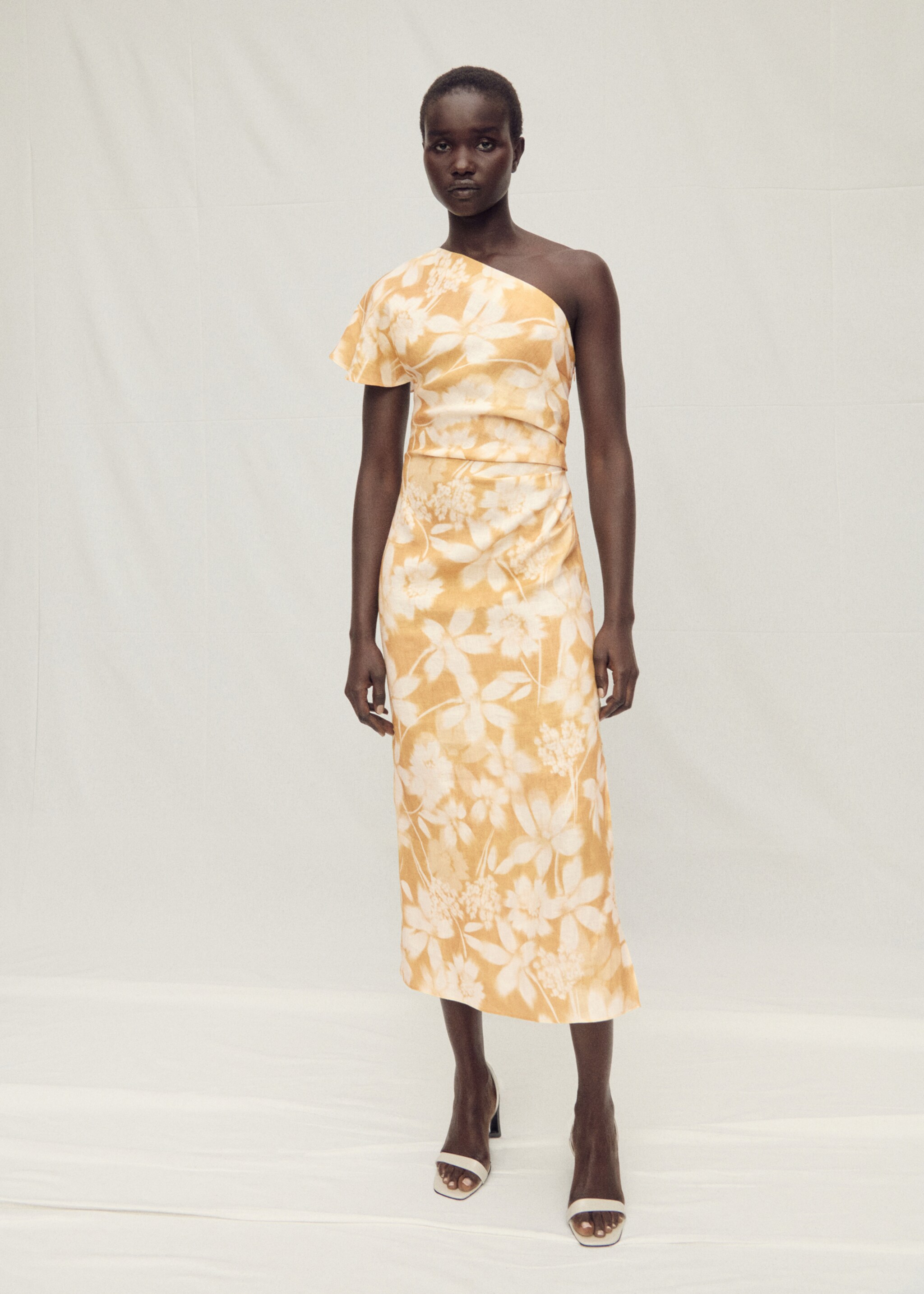 Asymmetrical floral linen dress - General plane
