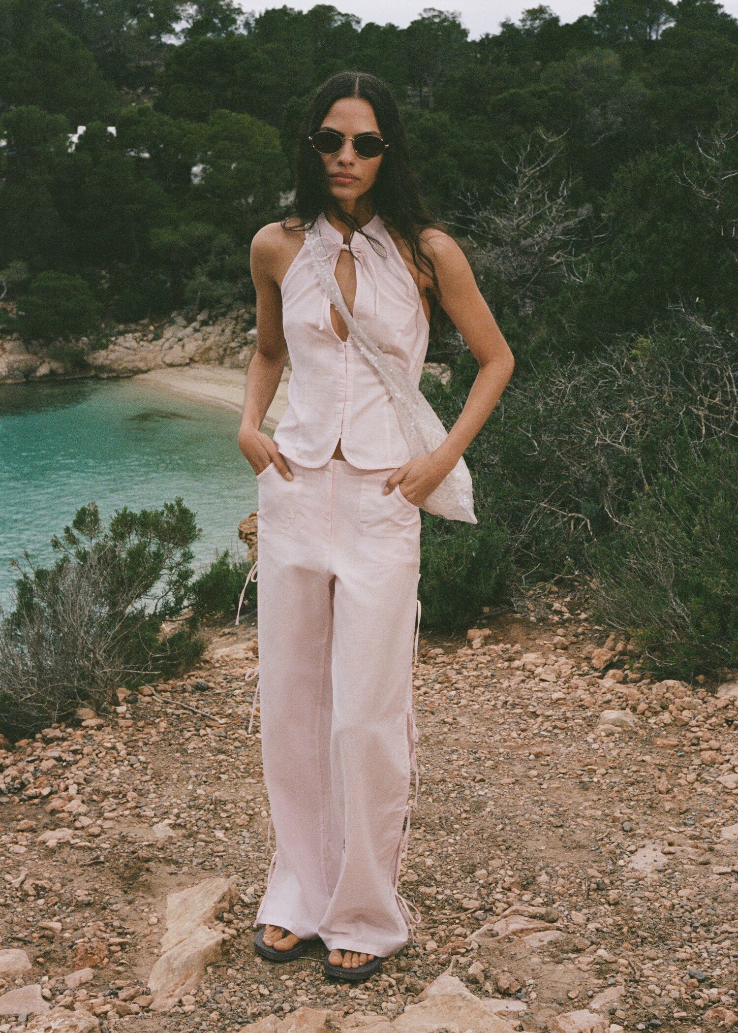 Halter top with bow opening - General plane