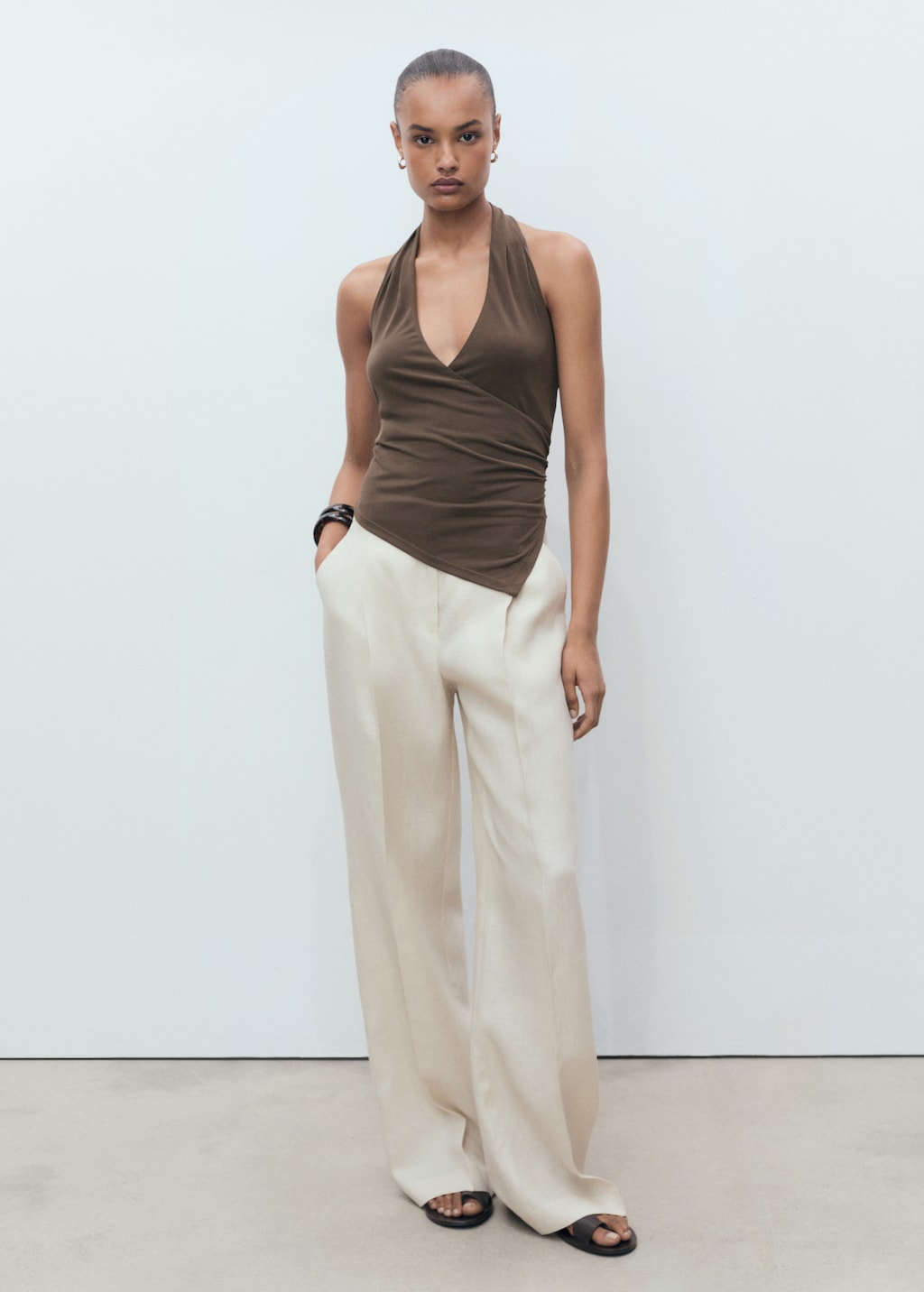 Halter-neck crossover top - Women | MANGO Japan