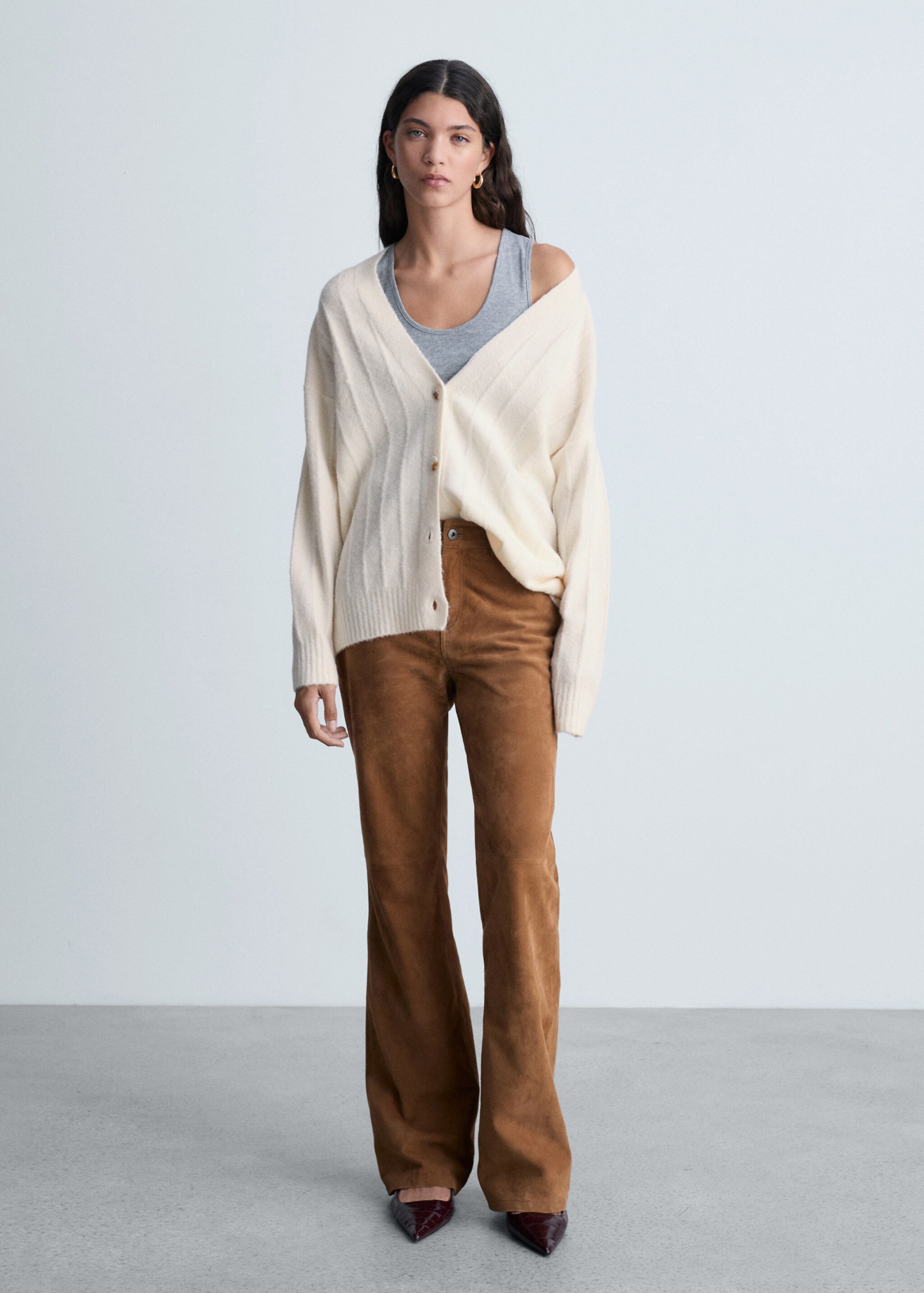 Buttoned long cardigan - General plane