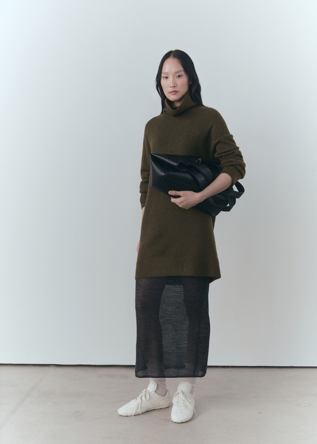 Short turtleneck knitted dress